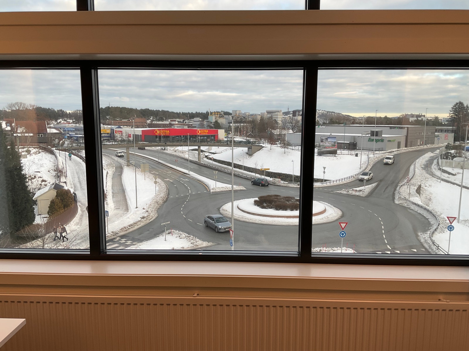 Sentral beliggenhet i Vågsbygd - Utsikt fra 4.etg Galleribilde