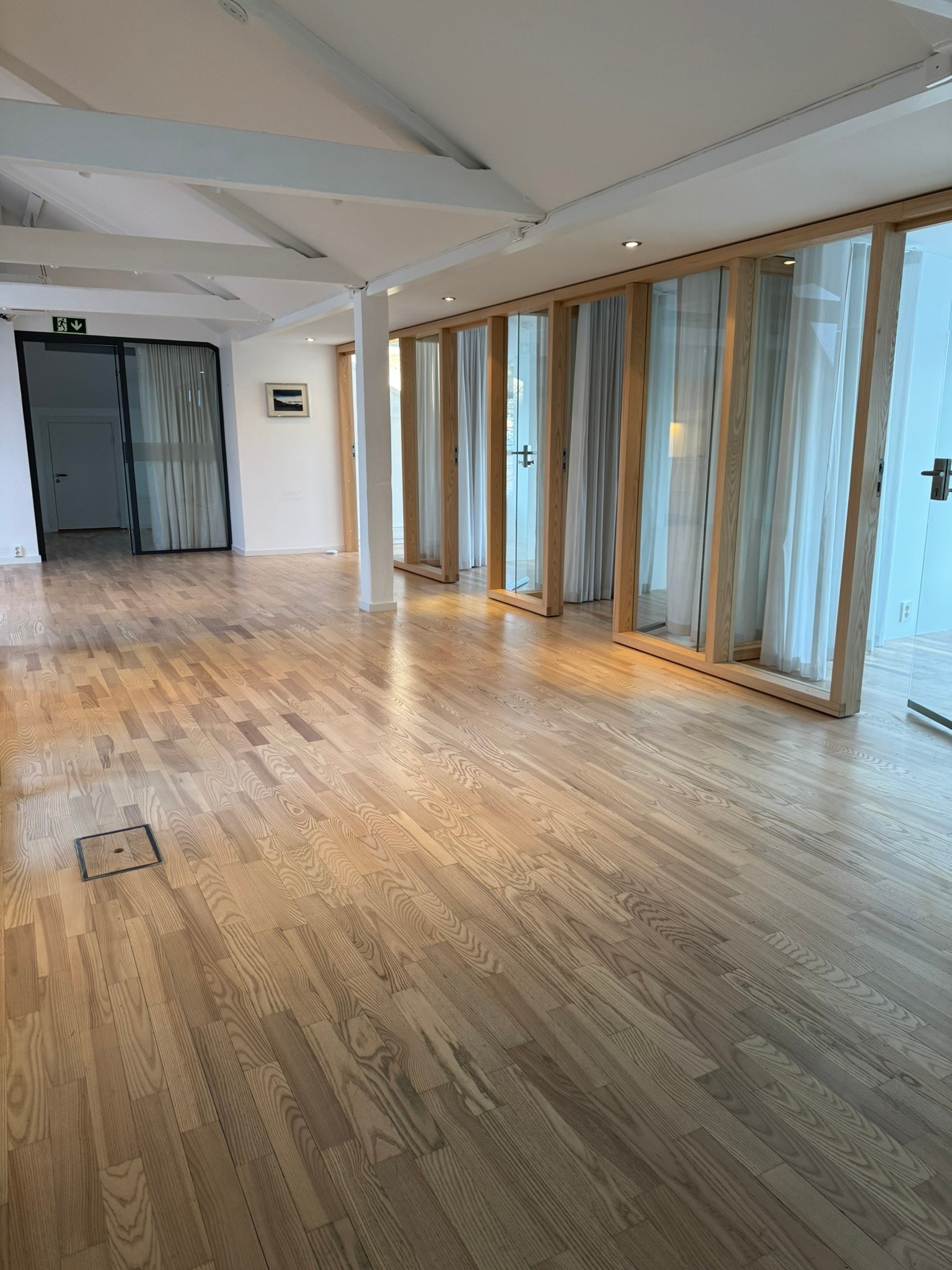 Velkommen inn i 2.etg. Etasjen er pusset opp i 2019. Galleribilde