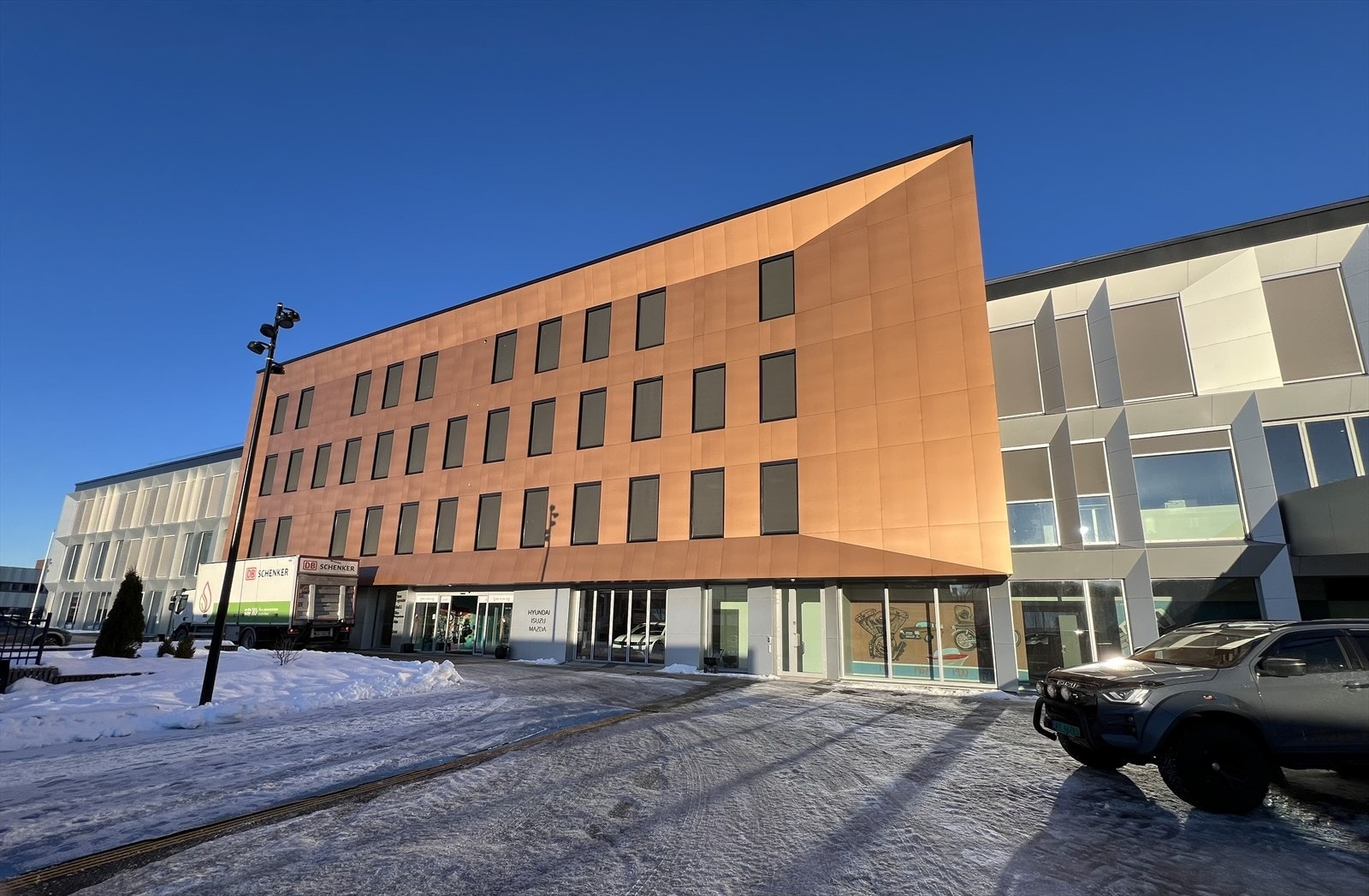 Vi har gleden av å presentere kontorlokaler med god standard sentralt i Varnaveien. Galleribilde