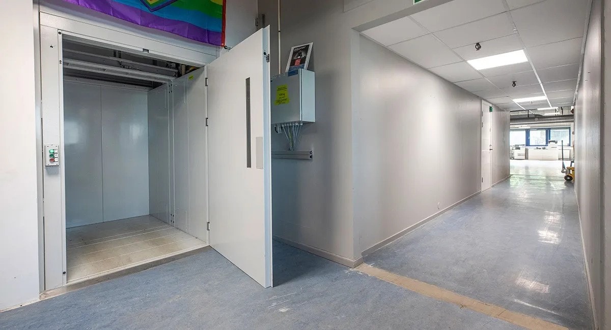 Vareheis fra 1. etg opp til kombinasjonlokalet i 2. etasje. Galleribilde