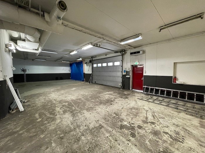 Kjeller med mulighet for verksted/bilvask, lager etc Galleribilde