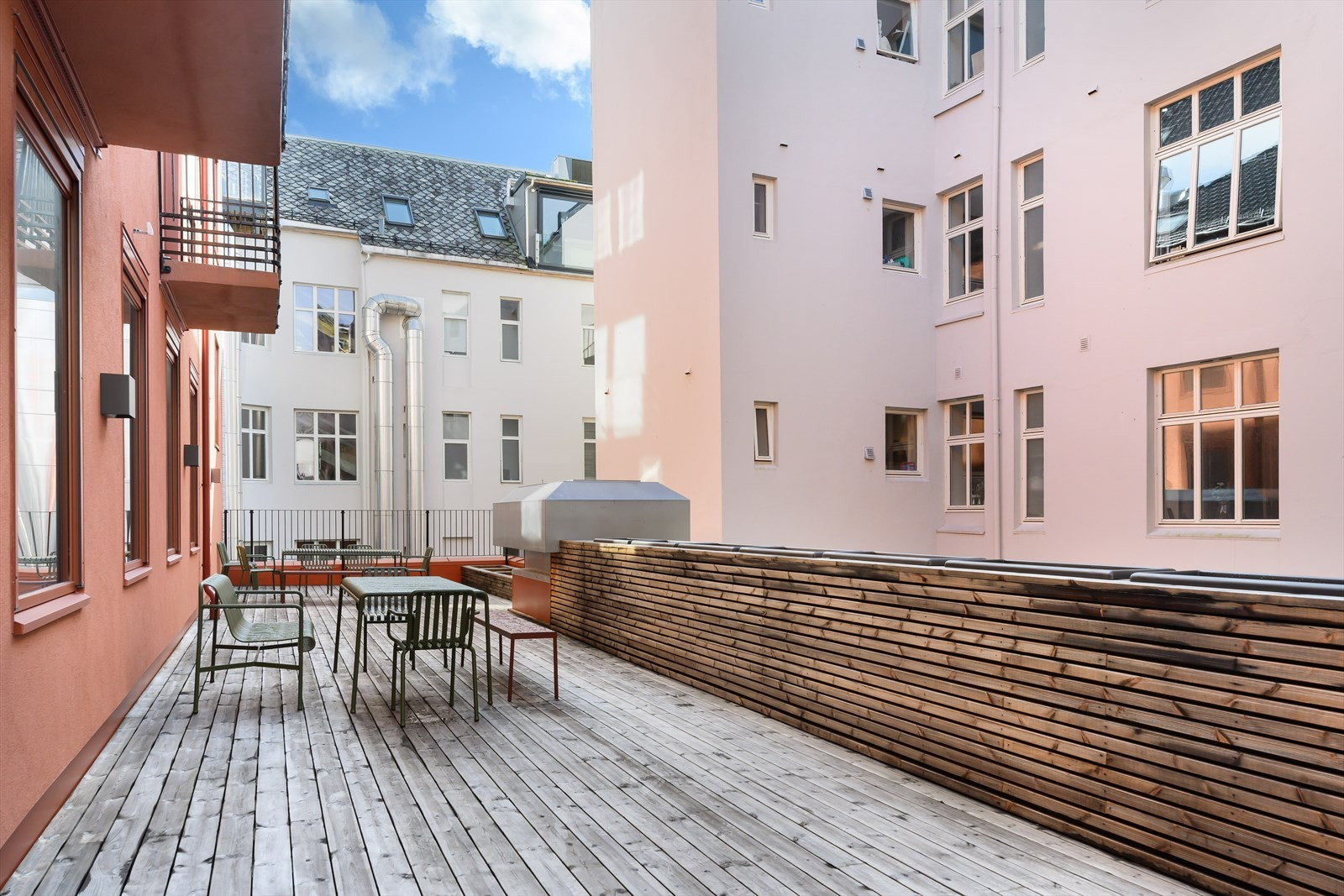 Felles terrasse i tilknytning til felles spiserom.