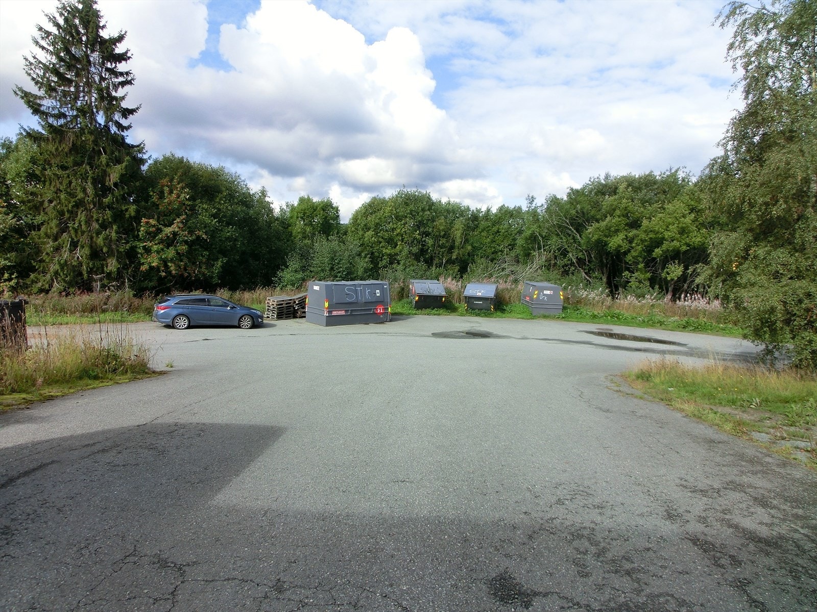 Containerplass, utelager. Galleribilde