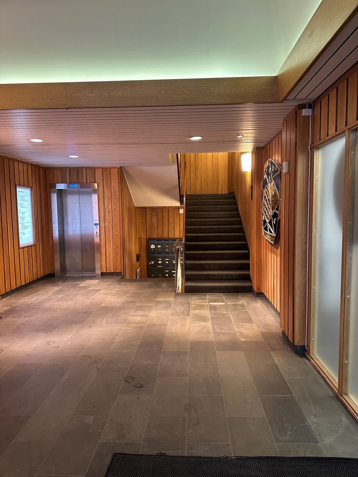 Felles inngangsparti i 1. etg Galleribilde