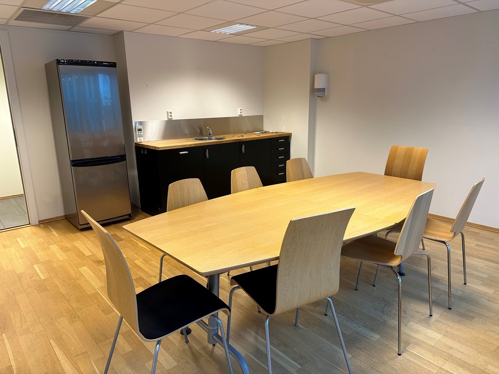 Spiserom med te-kjøkken Galleribilde