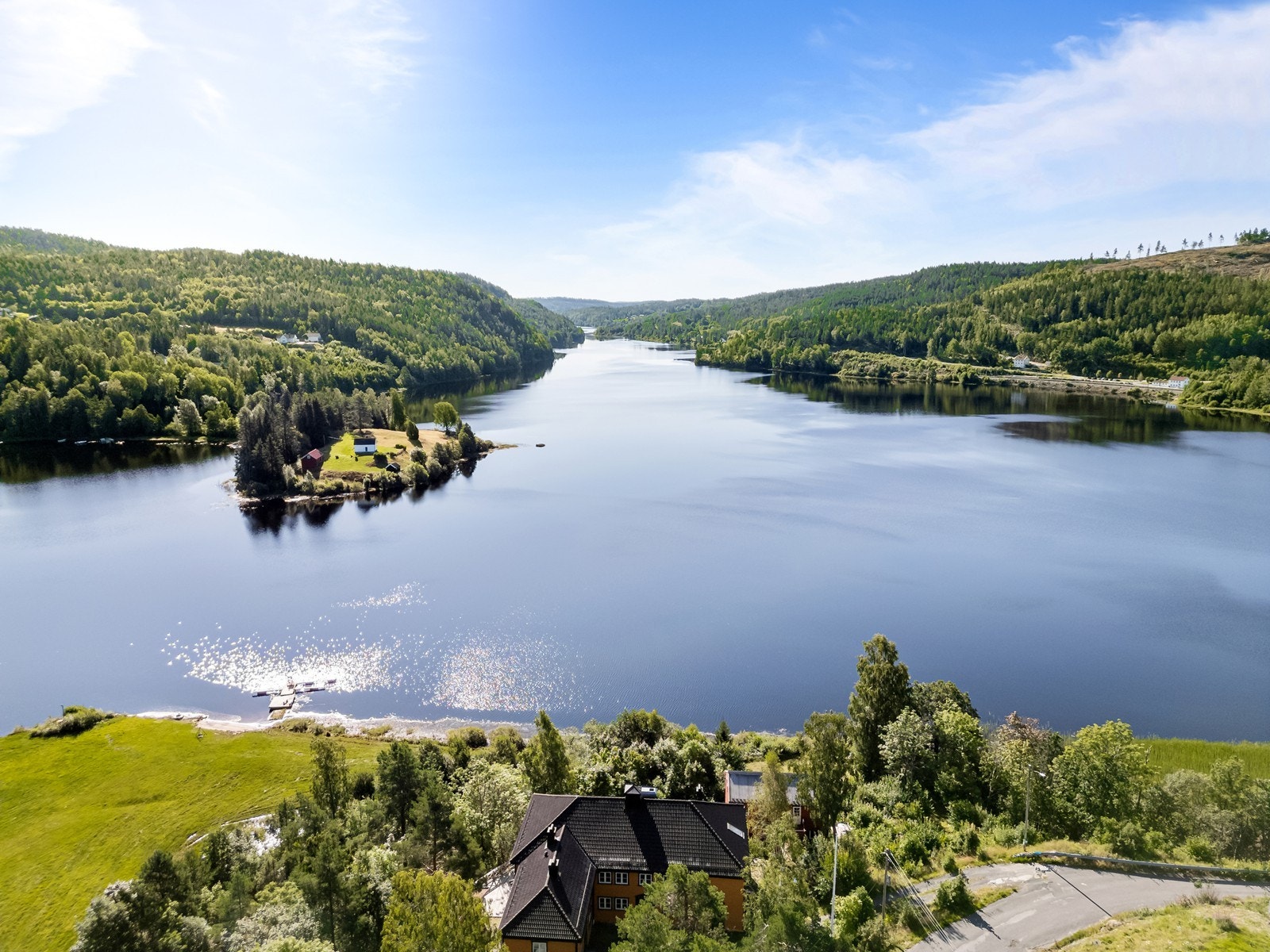 Flott utsikt til Gjerstadvatnet Galleribilde