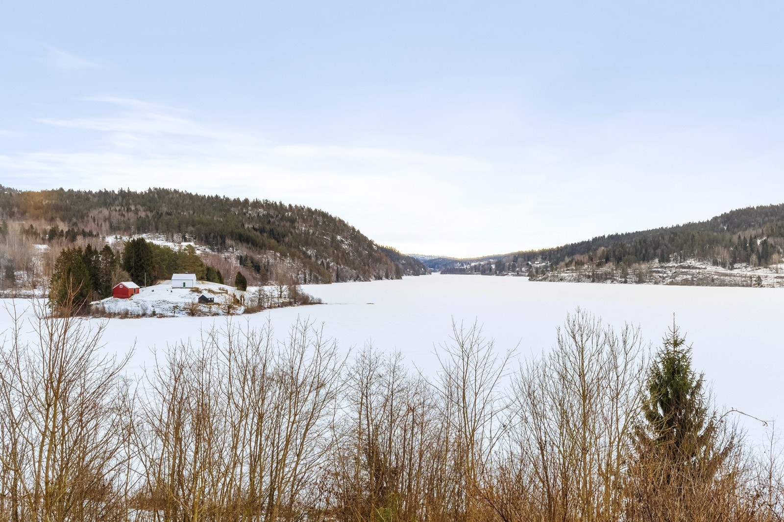 Flott utsikt til Gjerstadvatnet Galleribilde