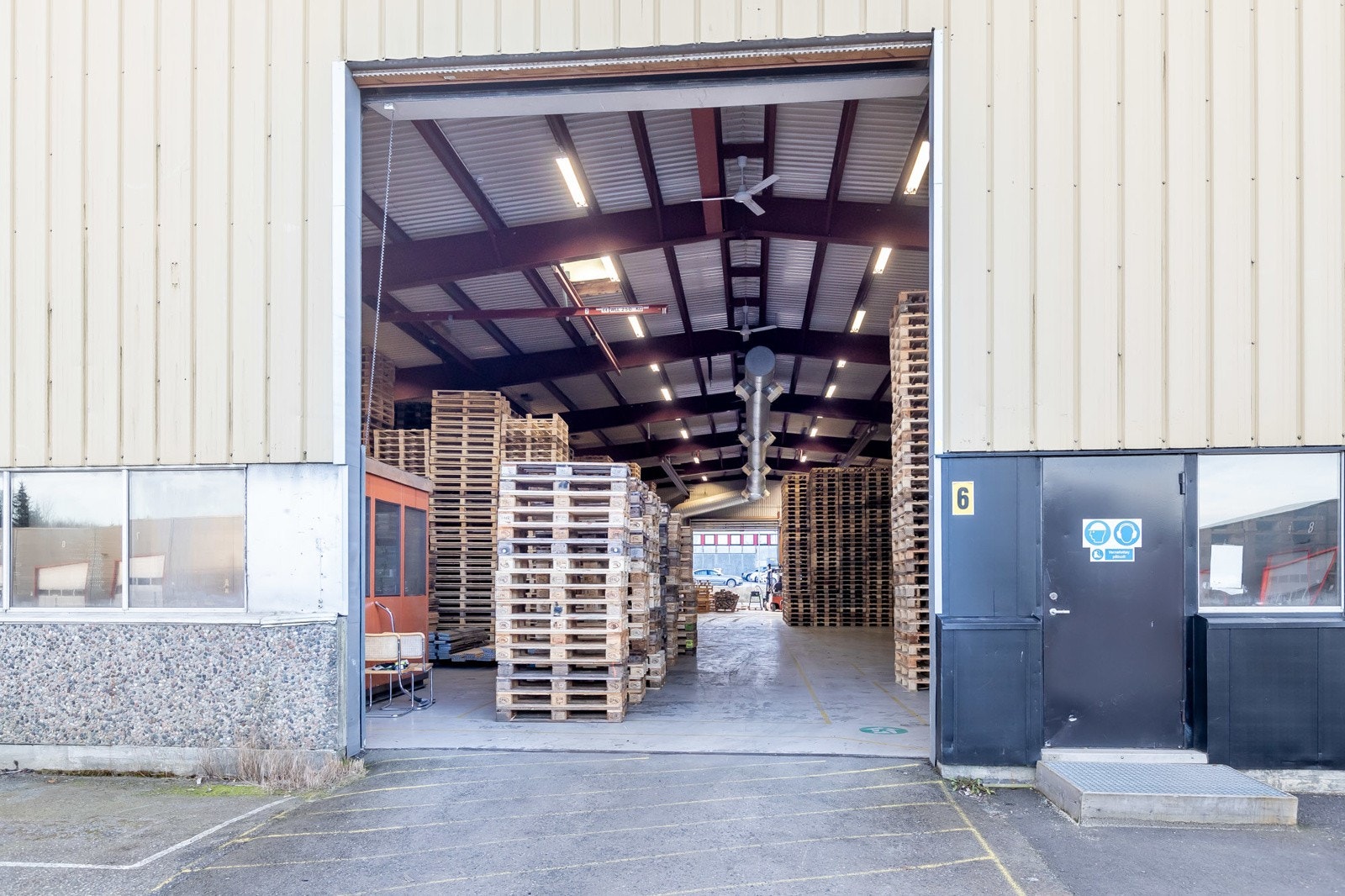 Gjennomkjøring av lager er mulig for den rette leietaker. Galleribilde