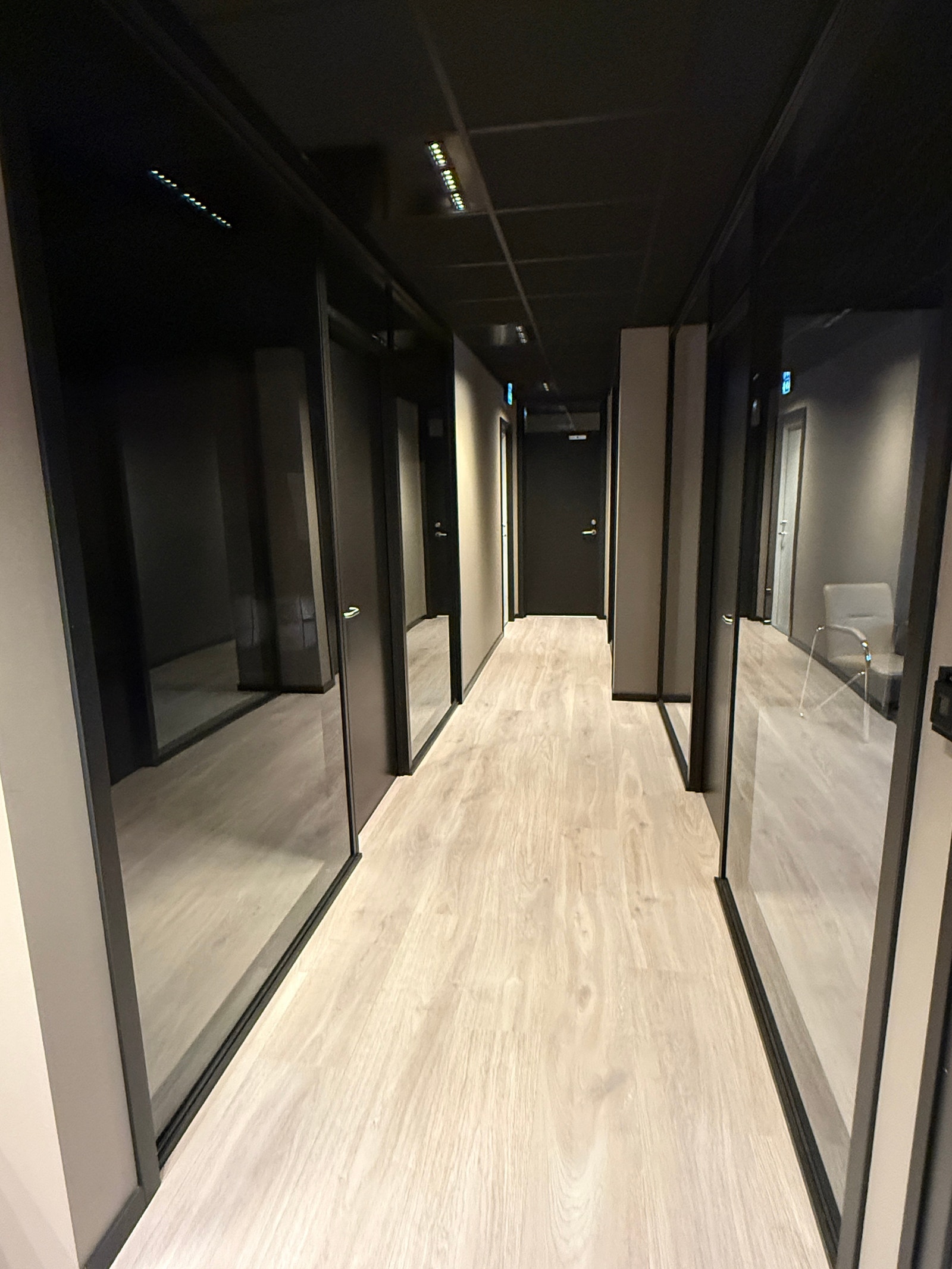 Moderne lokaler, kontorer til leie sammen med lokaler Galleribilde