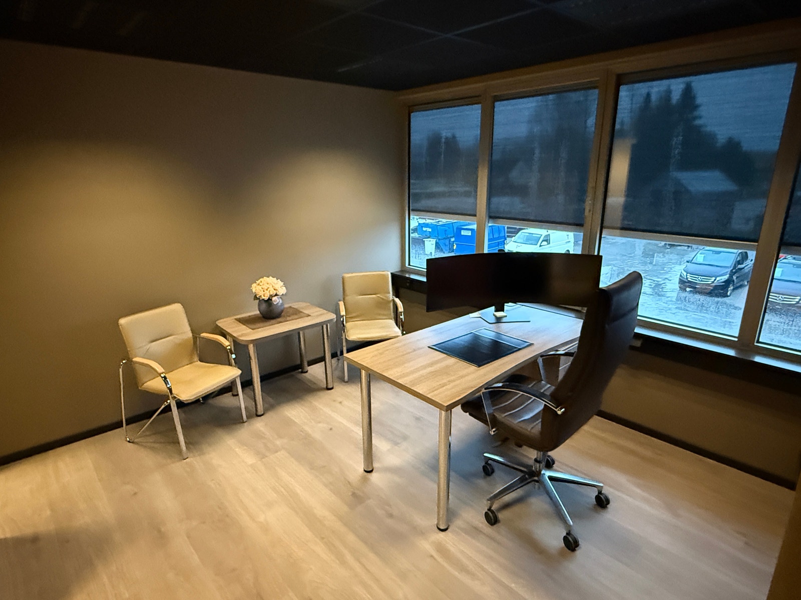 Moderne lokaler, kontorer til leie sammen med lokaler Galleribilde