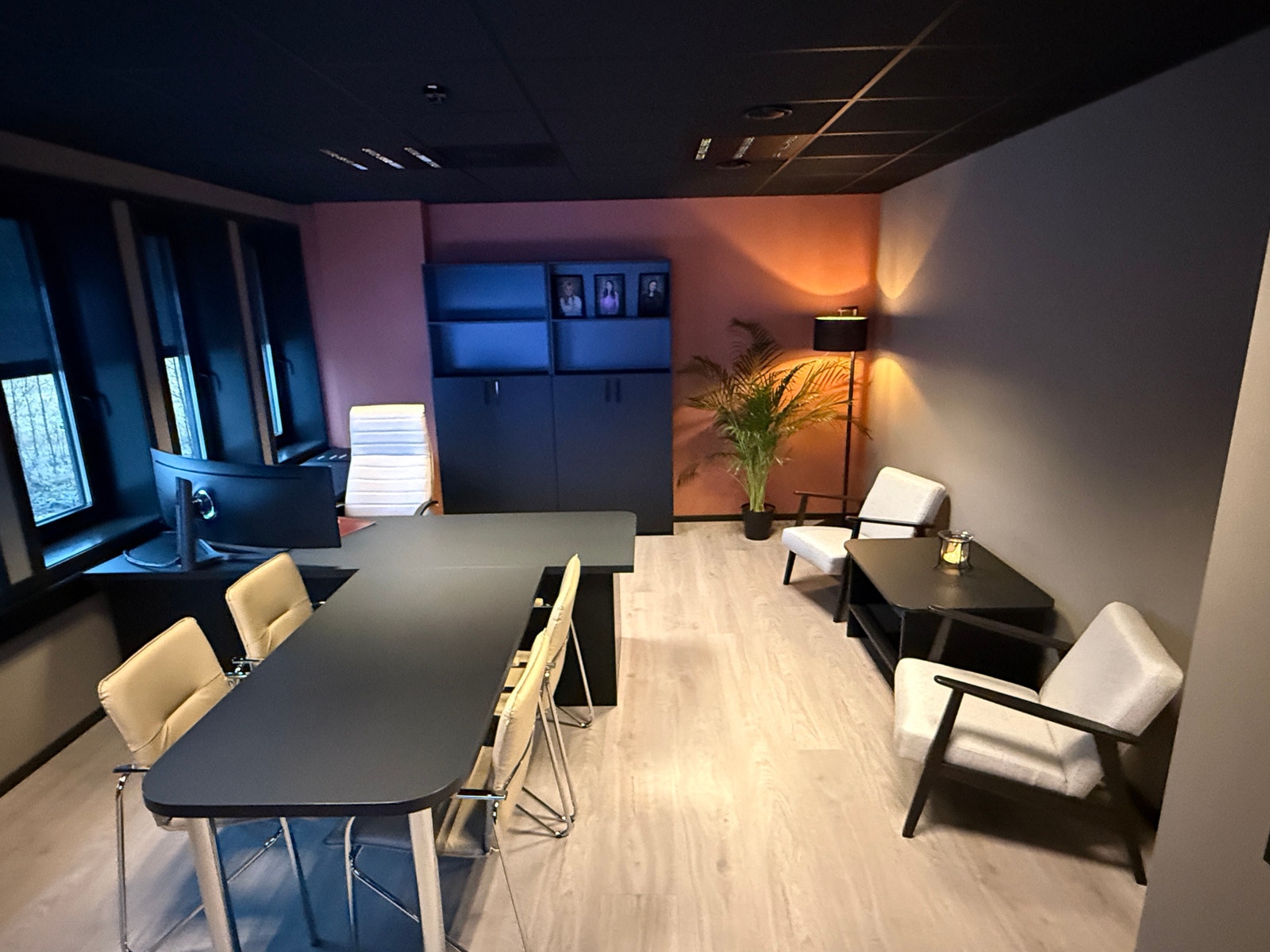 Moderne lokaler, kontorer til leie sammen med lokaler Galleribilde