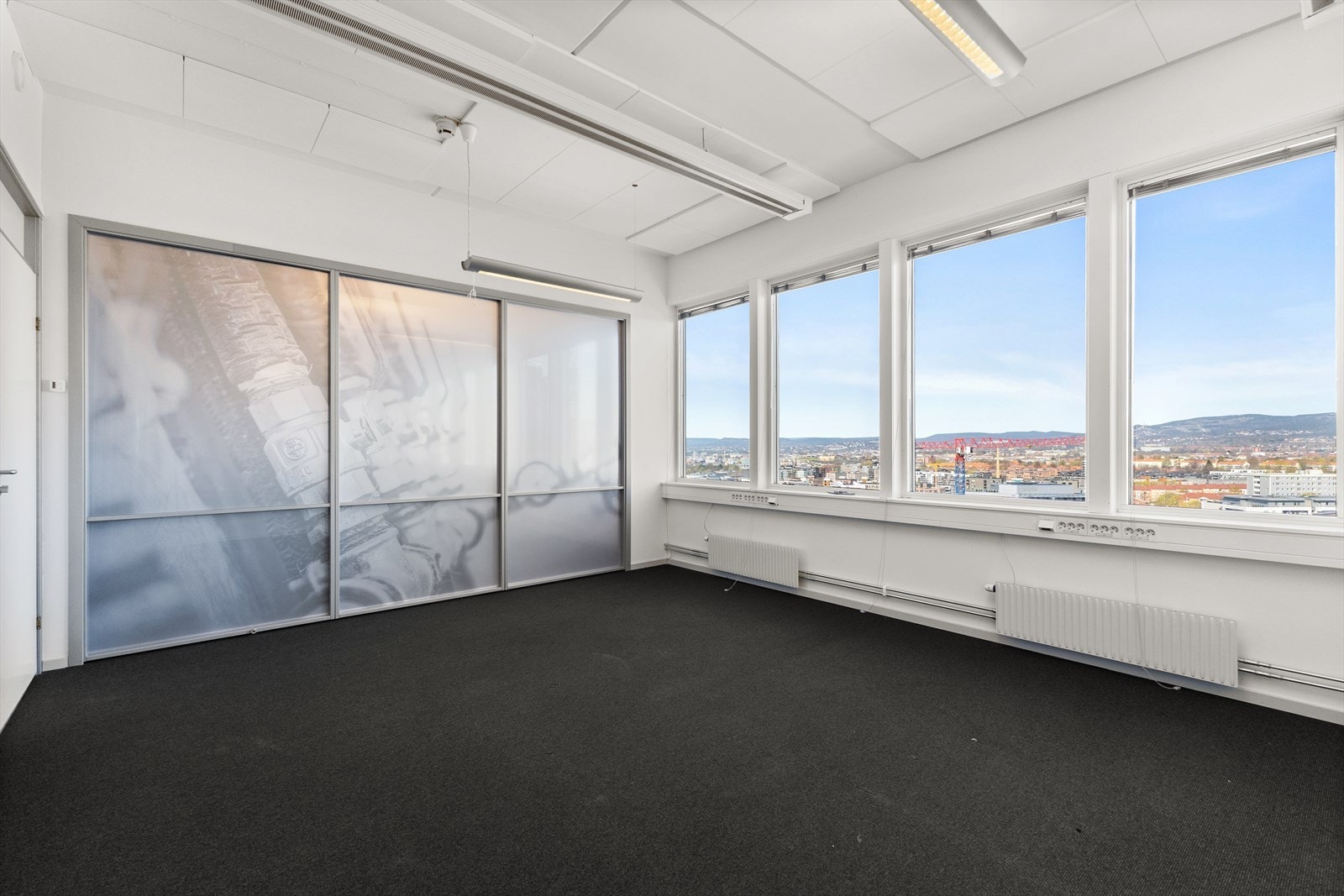 Kontorlokale med utsikt mot vest. Galleribilde