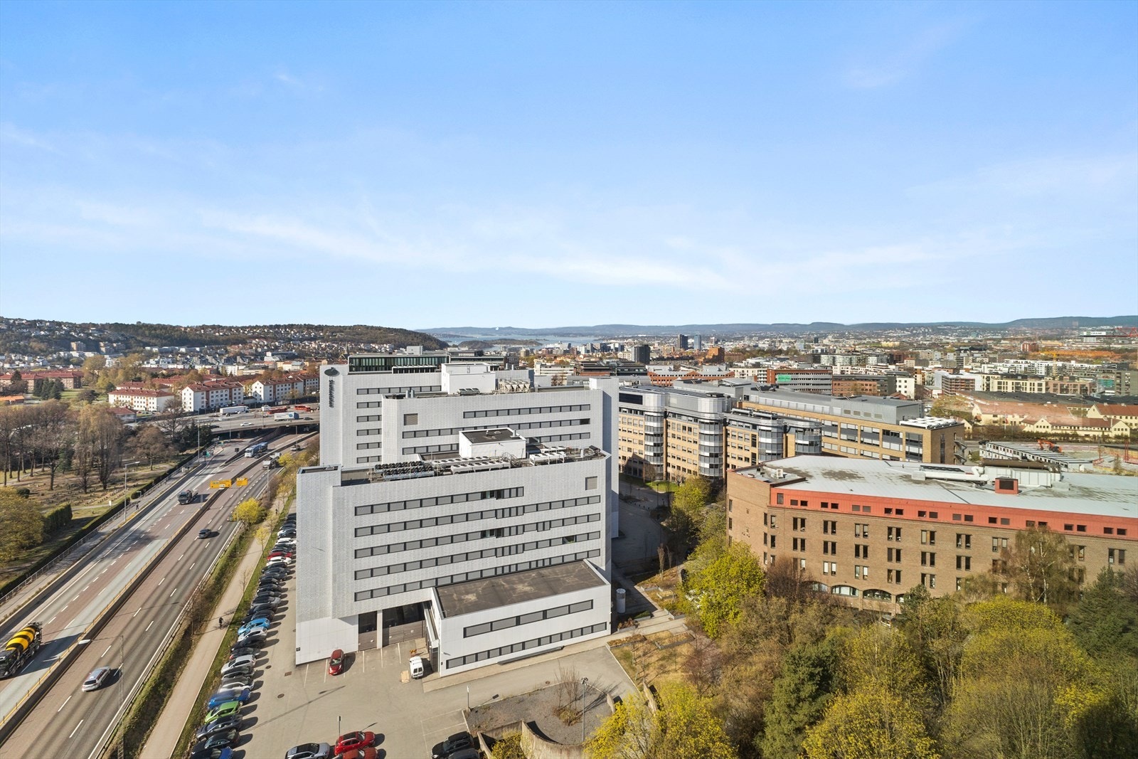 Utsikt fra kontorene (syd/vest) Galleribilde