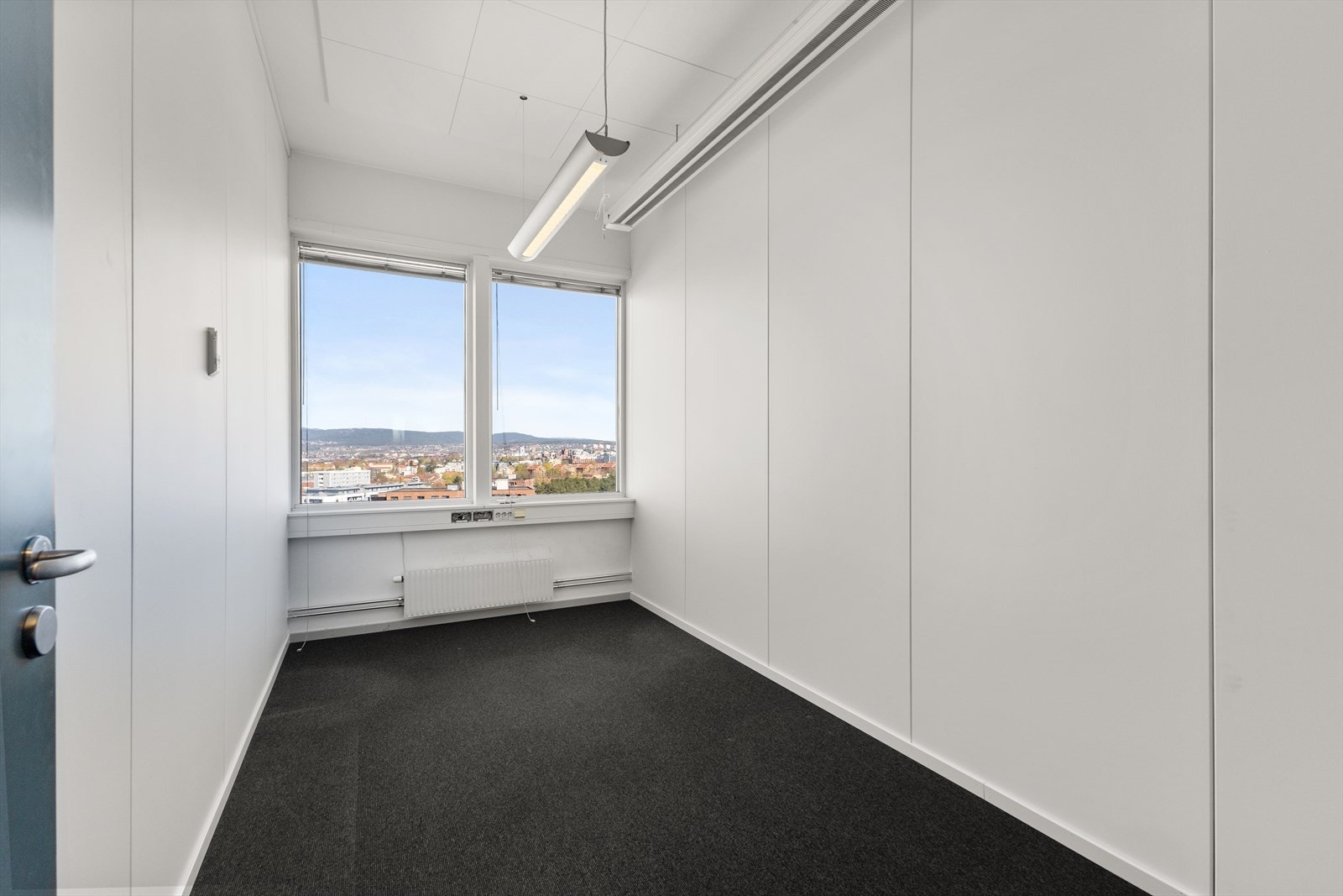 Kontor med utsikt mot syd/vest Galleribilde