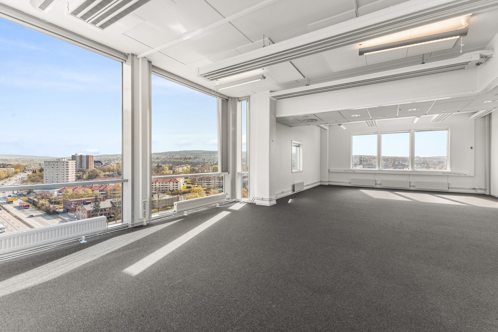 Kontorlandskap med utsikt mot øst. Galleribilde