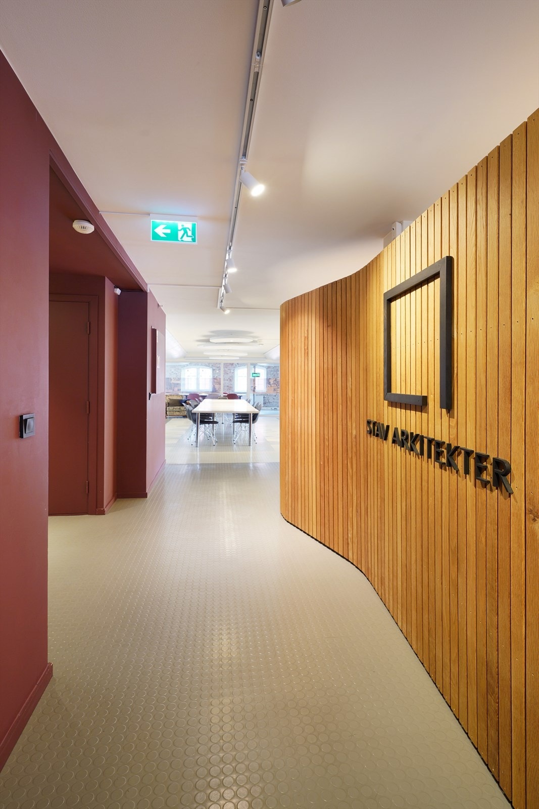 Moderne næringslokale med stilren design og god planløsning, perfekt for kreative virksomheter. Galleribilde