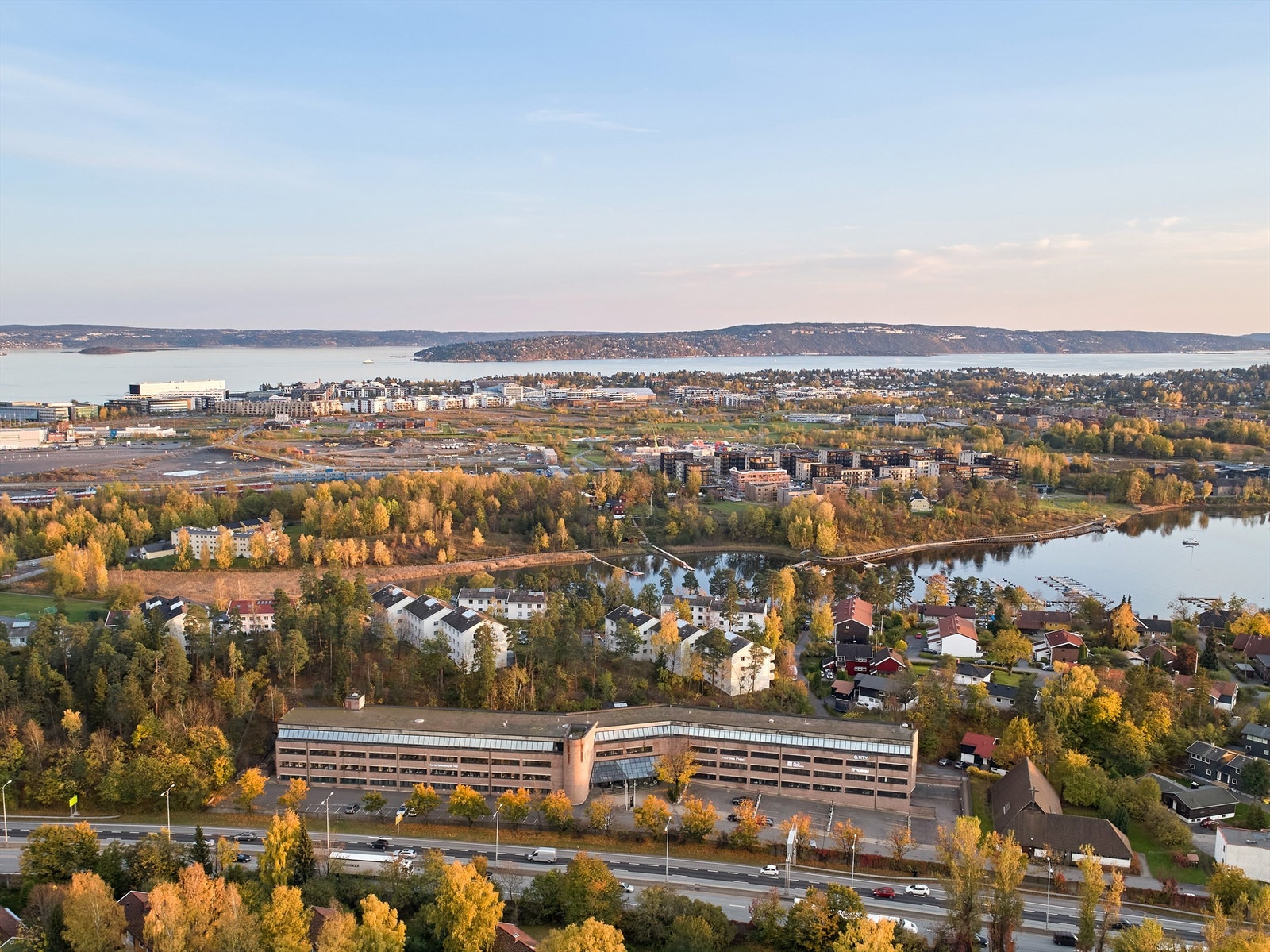 Fasade - oversiktsbilde Galleribilde