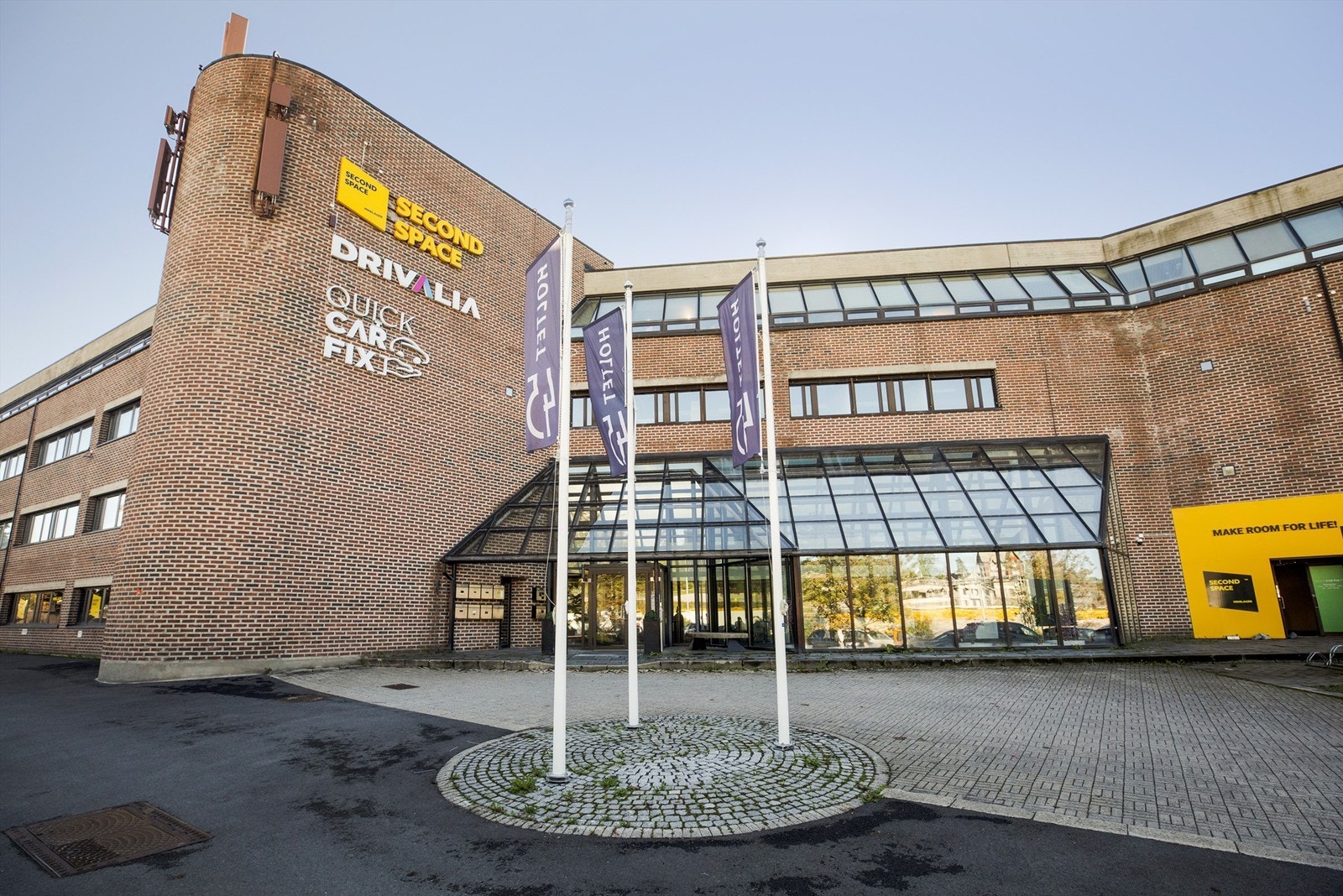 Fasade - inngangsparti Galleribilde