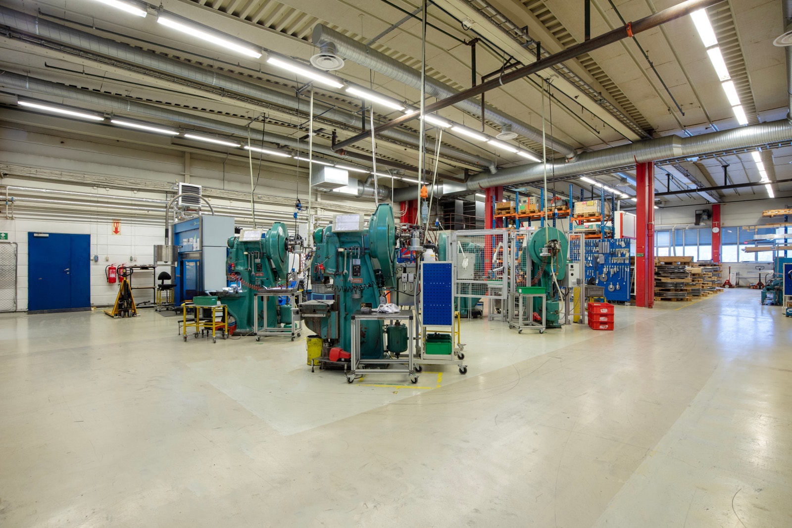 Produksjonshall. Bygget er 85 m x 92 m i de lengste hallene Galleribilde