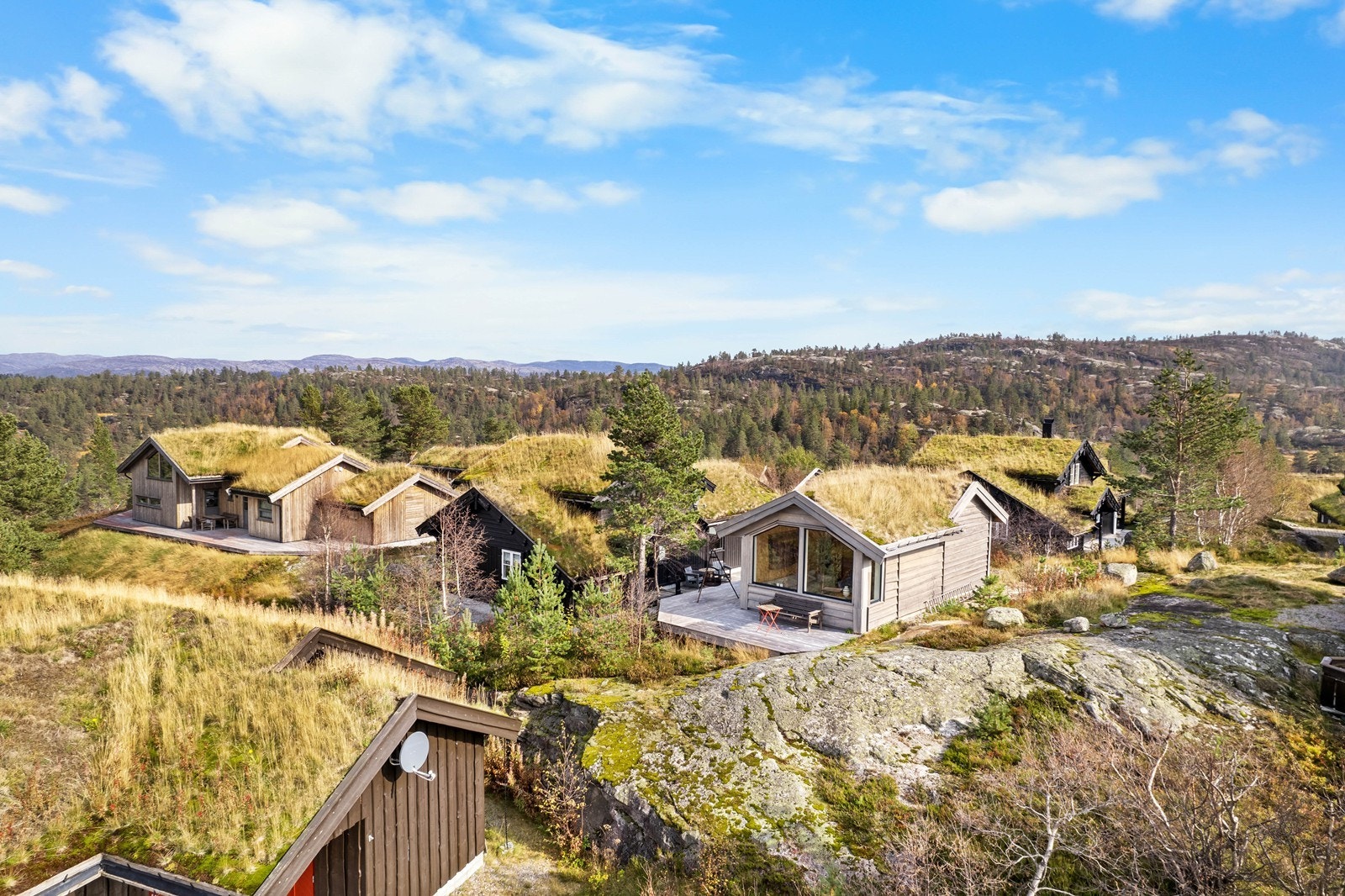 Flott fritidsbolig med god plass og masse soltilgang! Enden av blindvei! Galleribilde