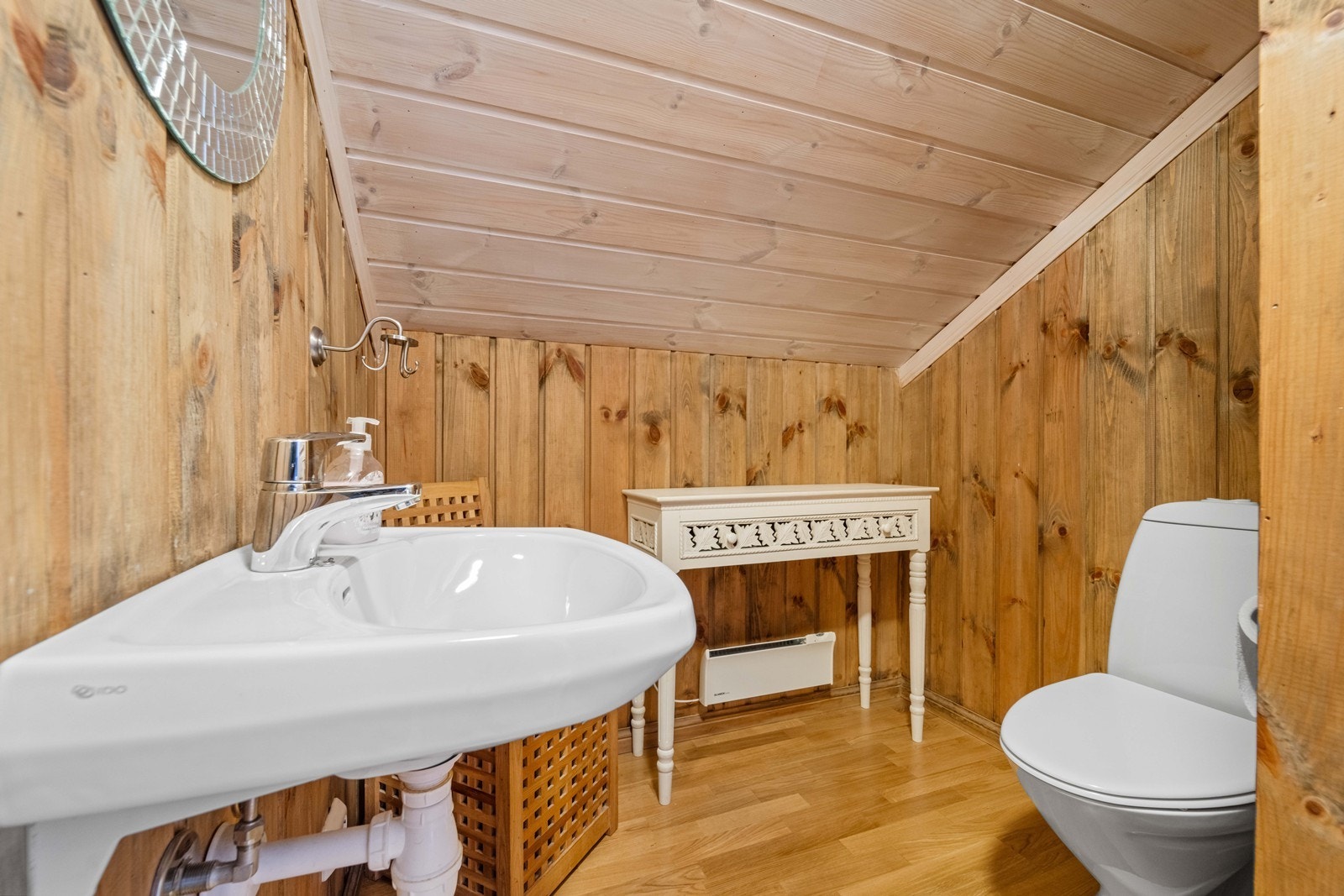 WC på loftet. Galleribilde