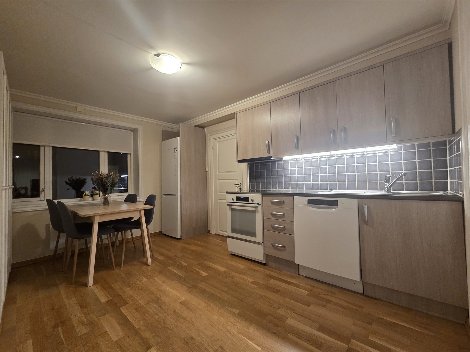 Selgers bilder - Kjøkken er oppgradert med behandlede fronter i 2025 Galleribilde