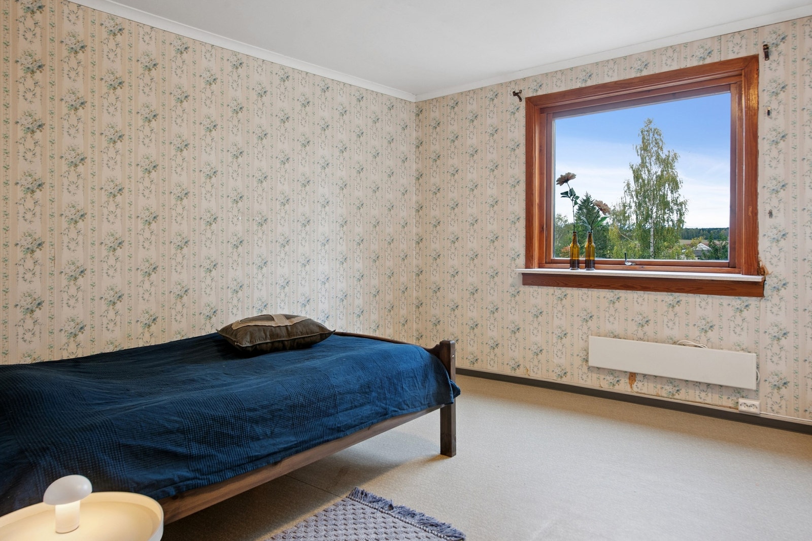 Vinduet gir et fint utsyn over nærområdet og landskapet rundt. Galleribilde