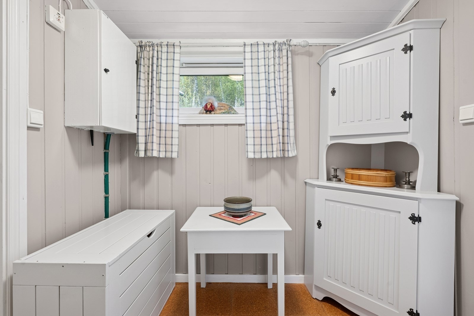 I mellomgangen er det plass for ytterligere garderobe- og oppbevaringsløsninger. Galleribilde