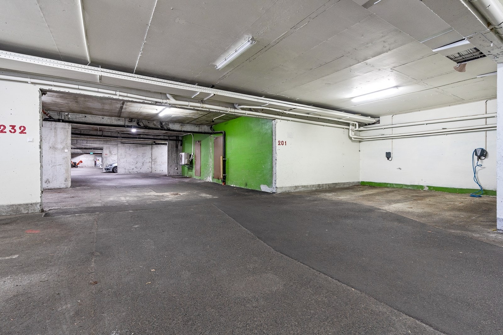 - Det er mulighet for å leie garasjeplass med elbil-lader i borettslaget - Galleribilde