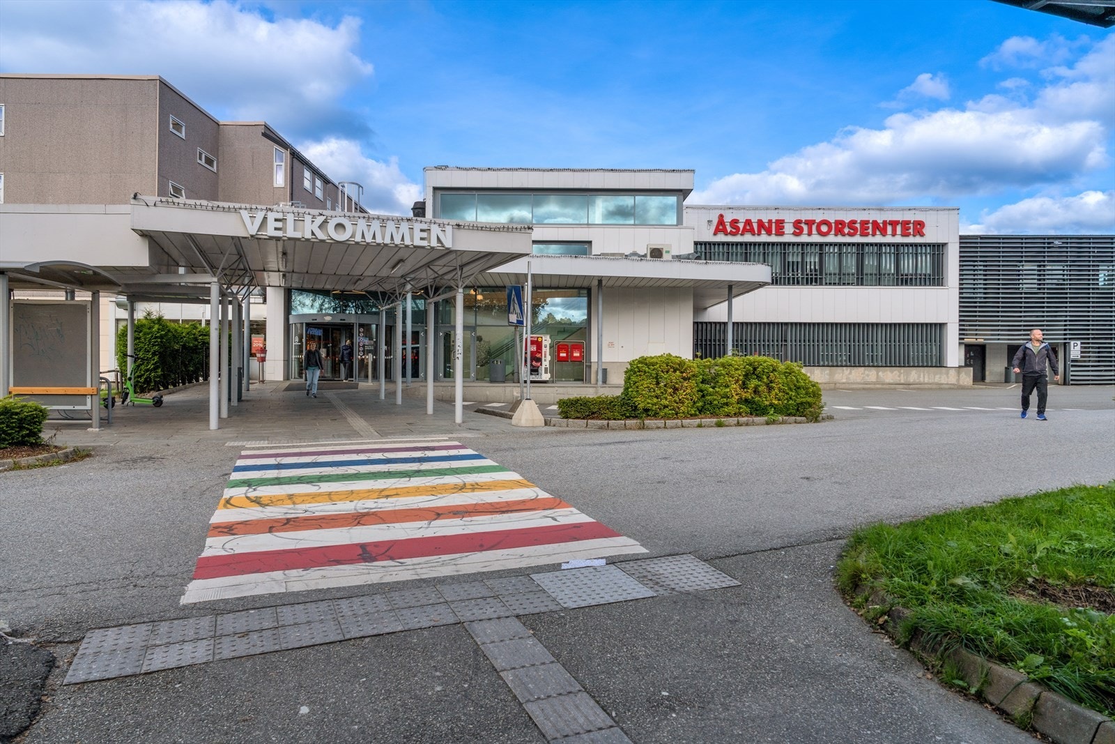 - Med denne beliggenheten har man Åsane Storsenter som nærmeste nabo - Galleribilde