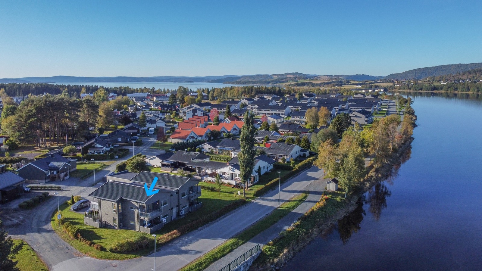 Flott plassering ved elva. Galleribilde