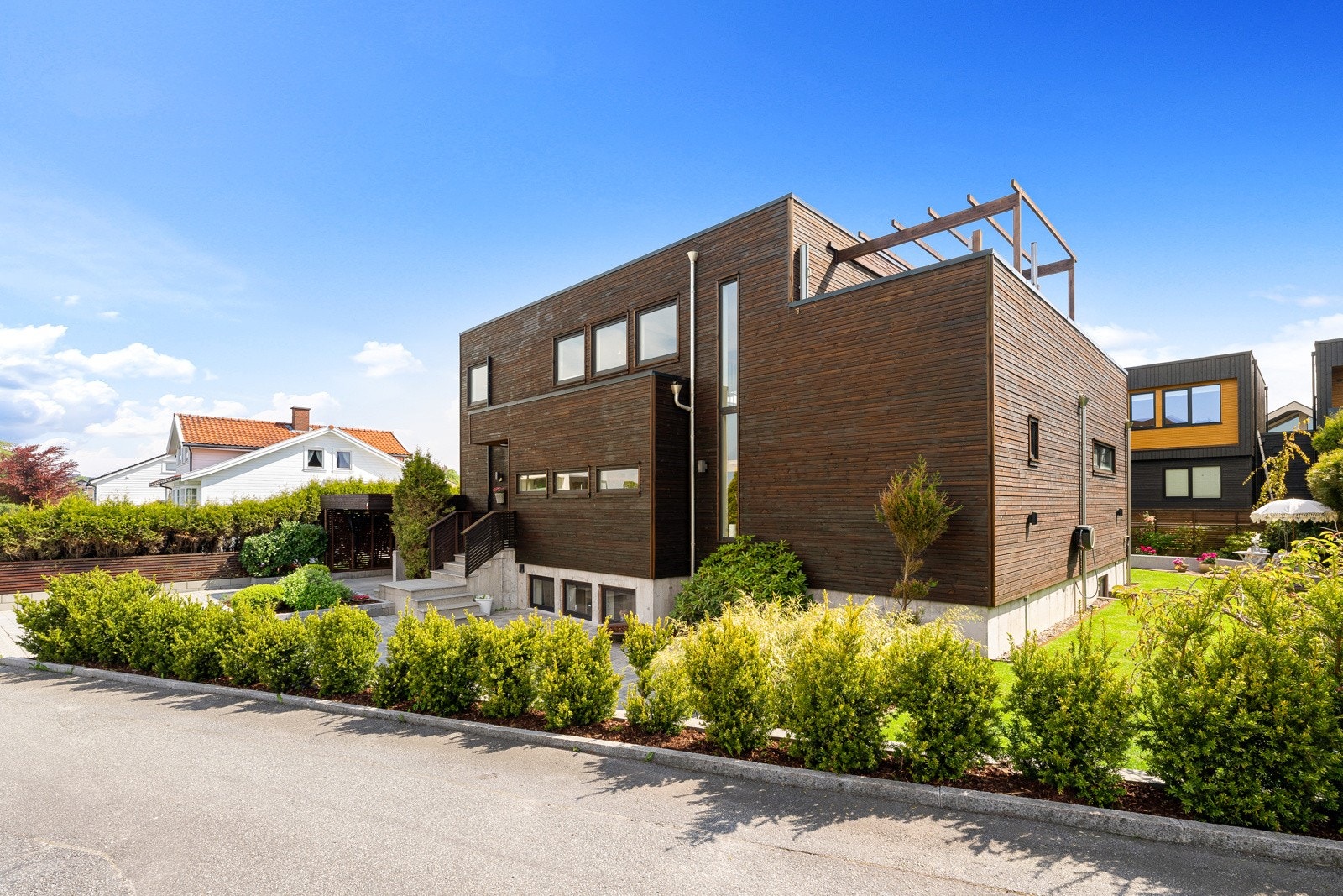 Nymalt fasade i 2024. Galleribilde