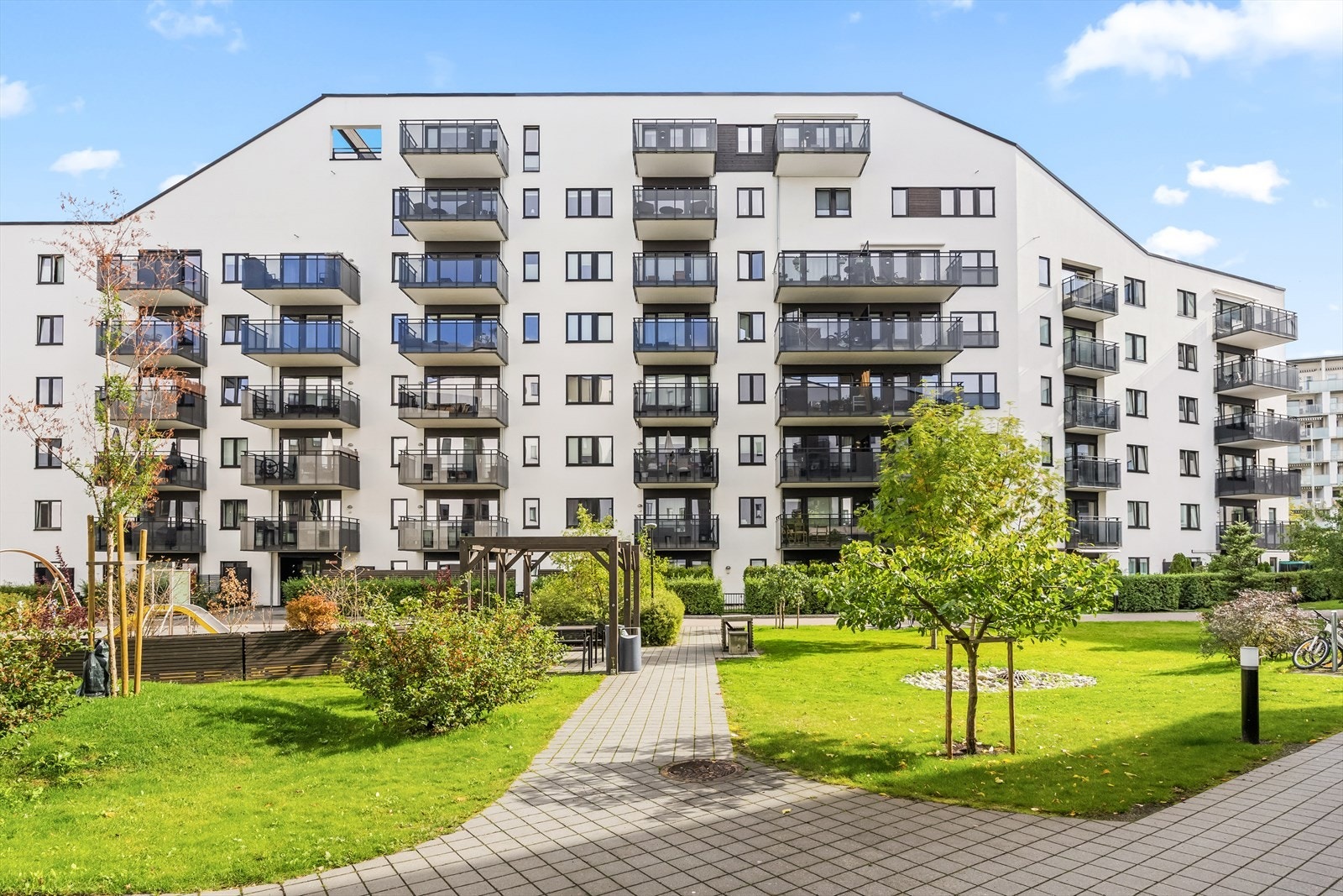 Et bilfritt, stille og barnevennlig bomiljø som gir trygghet og ro for hele familien. Galleribilde