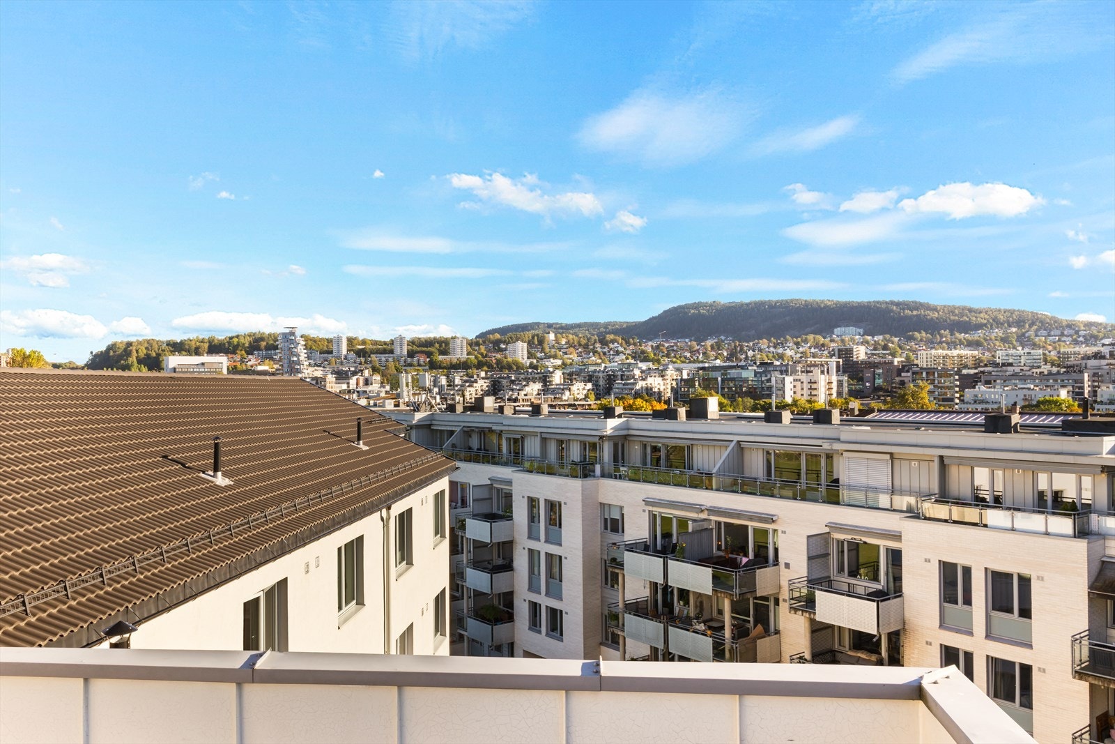 Flott utsikt fra takterrassen. Galleribilde