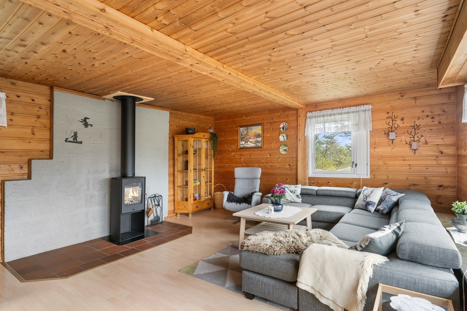 Og vedovn som sikrer god varme. Galleribilde