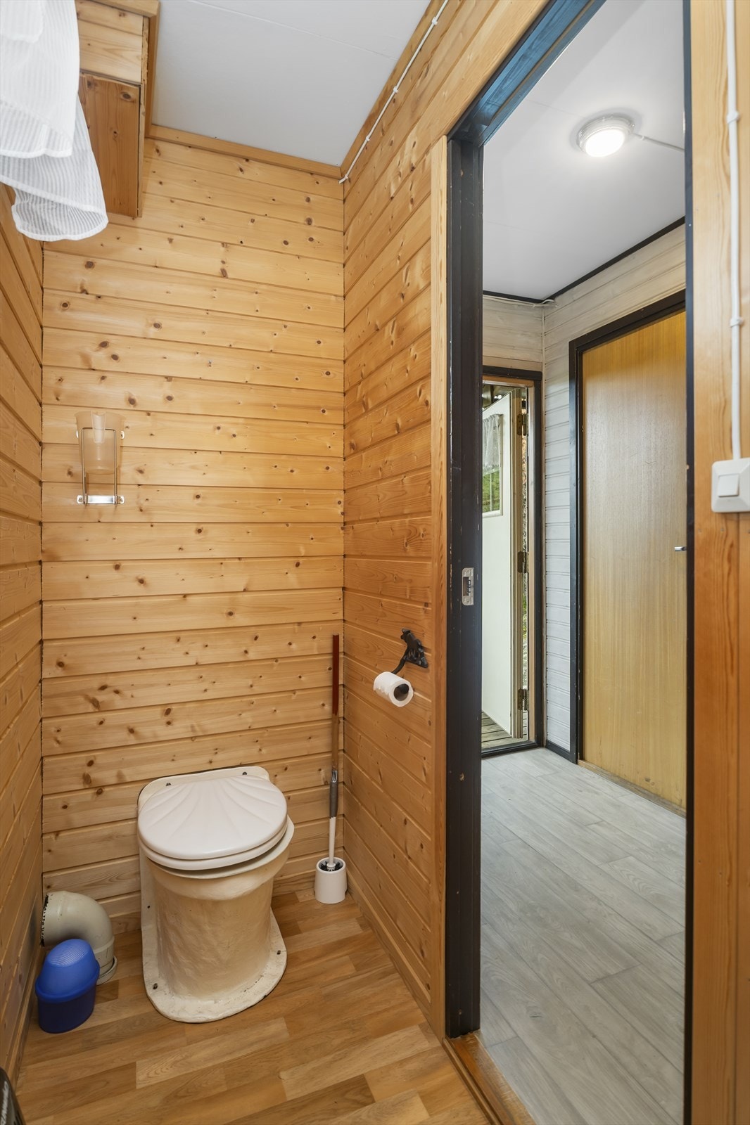 Snurredo på eget WC. Galleribilde