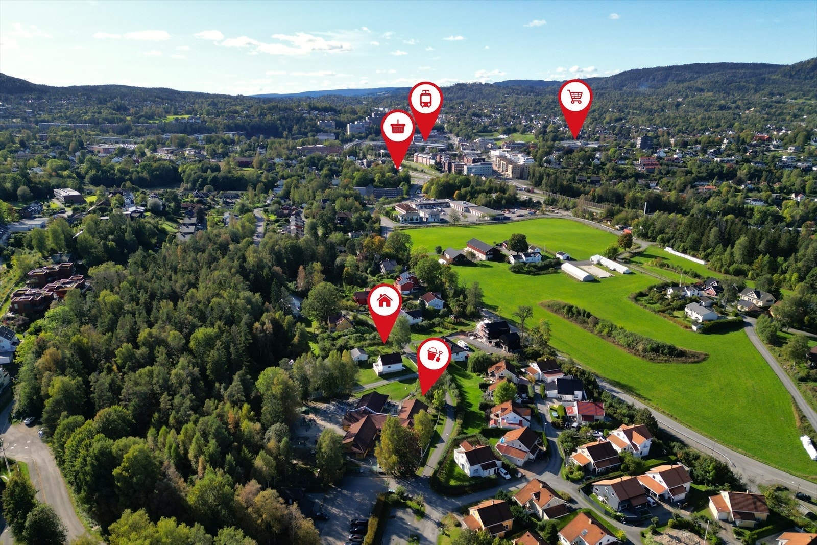 Markører fra venstre: Boligen, Kiwi Fusdal, Asker stasjon, Båstadmyra Barnehage og Trekanten kjøpesenter. Galleribilde