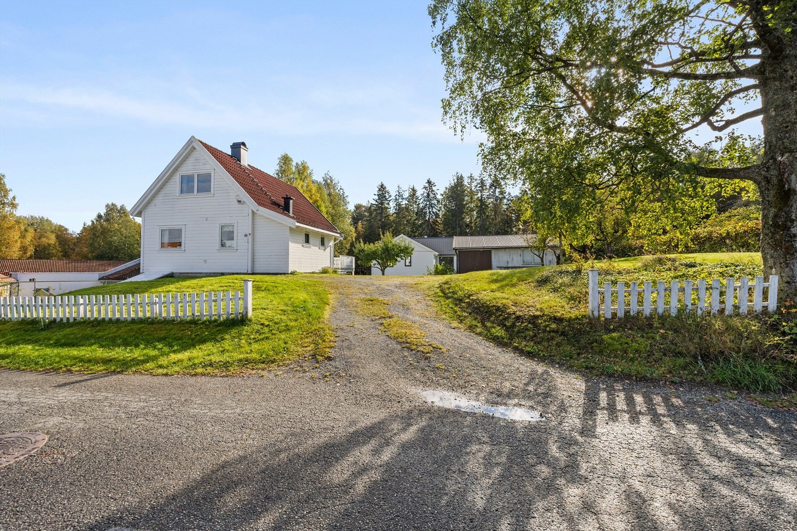 Velkommen til Båstadveien 68 - Presentert av Petter Mamen-Lund hos Aktiv Asker. Galleribilde