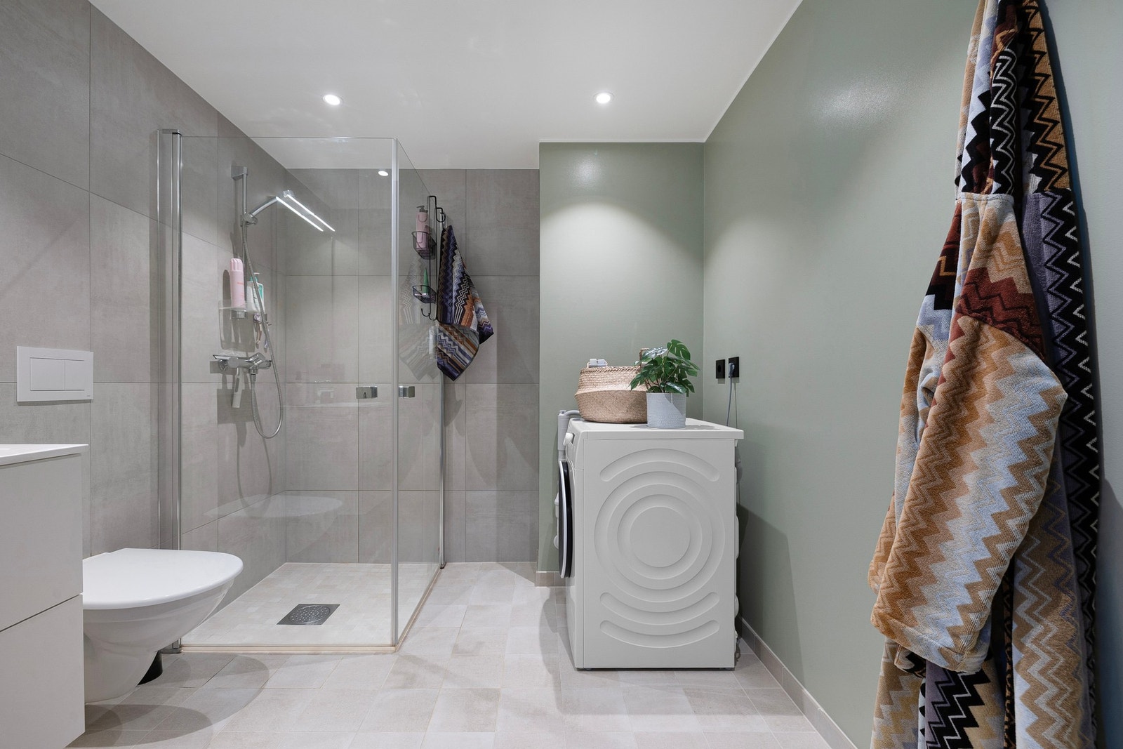 Det er verdt å nevne at badet er svert godt vedlikeholdt og er vurdert til TG0 på samtlige punkter i tilstandsrapporten! Galleribilde