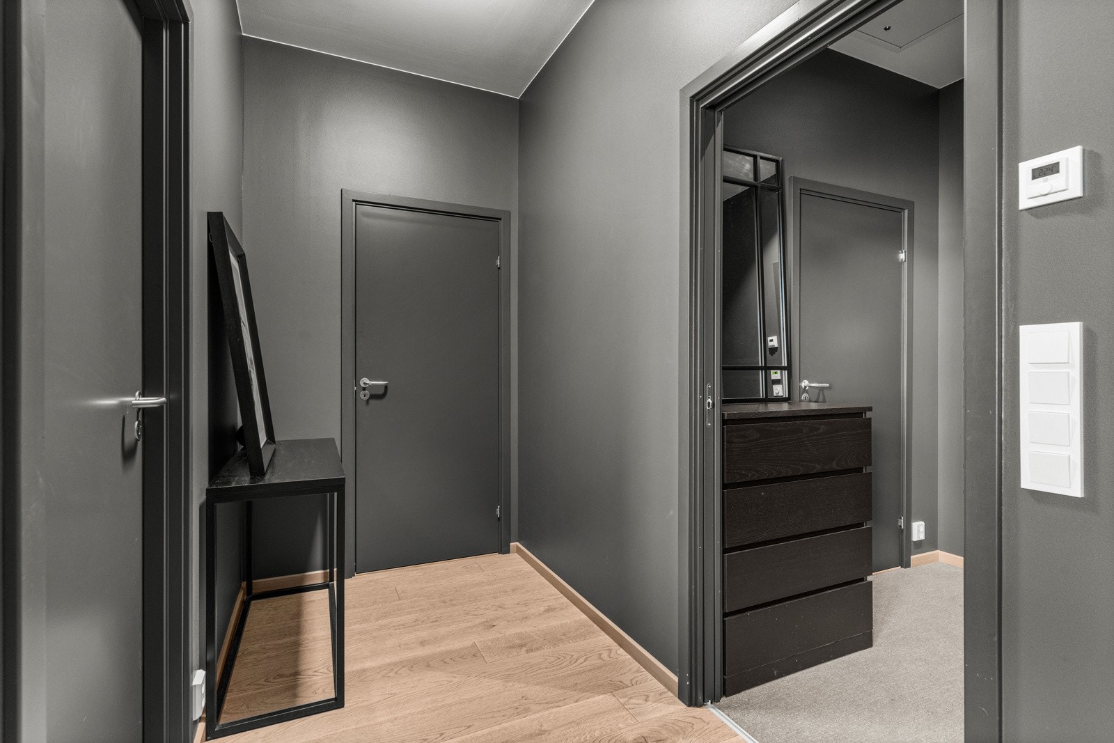 Hallrom. Galleribilde