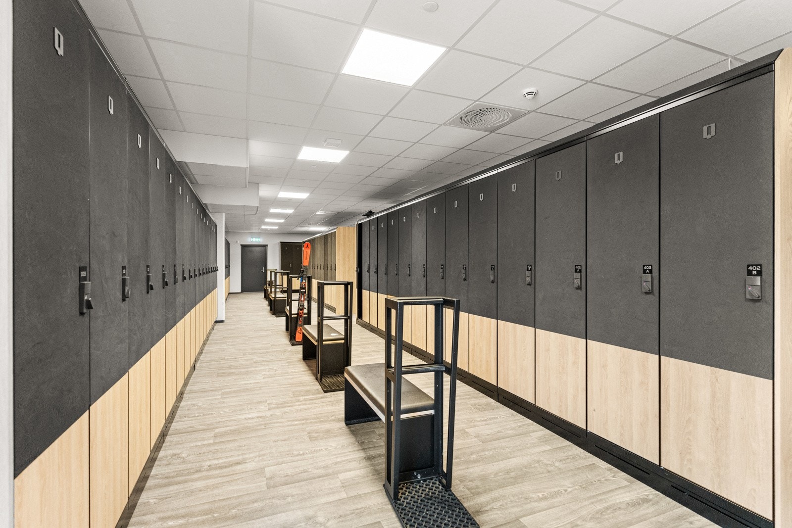 Eget skiskap i felles skaprom. Galleribilde