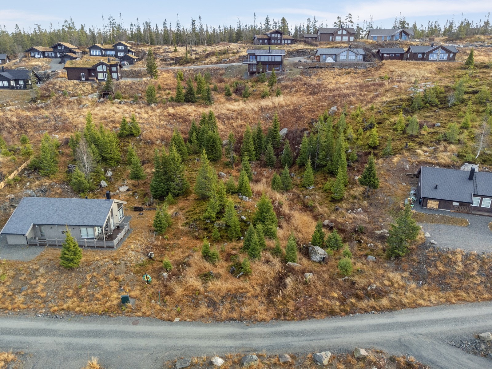 Går du med en drøm om å bygge en hytte i et etabler hyttefelt? Kanskje dette er tomten for deg! Galleribilde