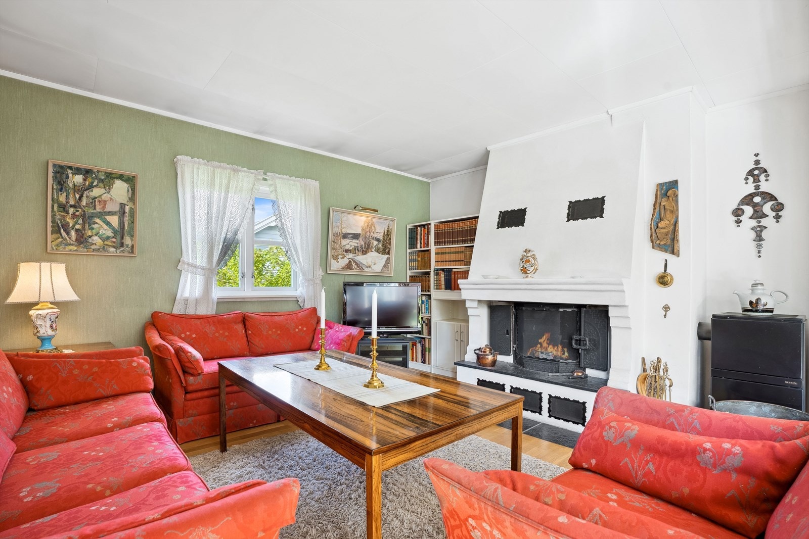 Peisen varmer godt på kjølige kvelder. Galleribilde