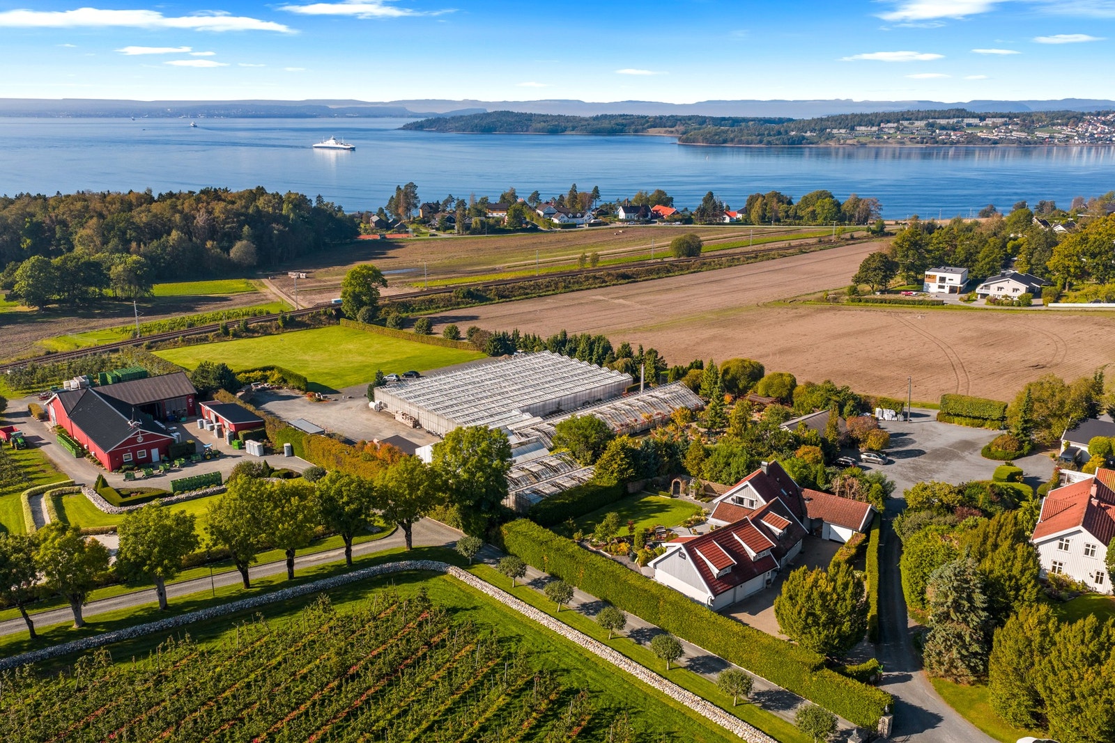 Velkommen til Dyreveien 149.
En meget innholdsrik eiendom. Galleribilde