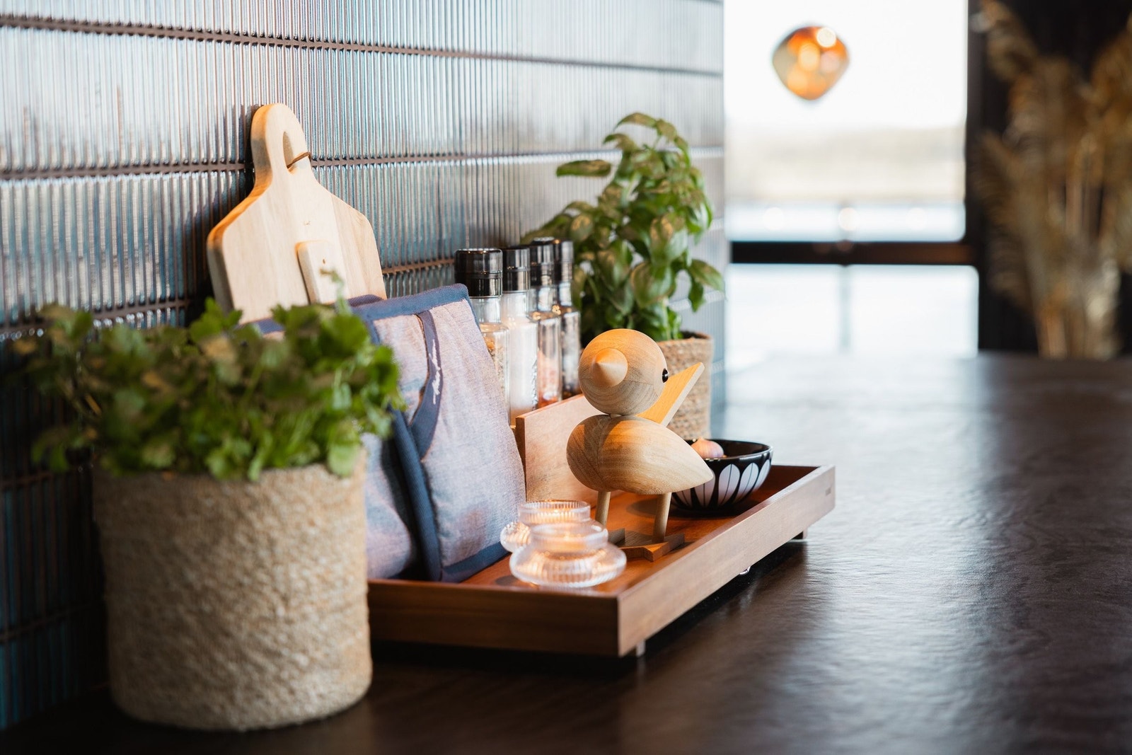 Eksklusive materialvalg og gjennomførte detaljer – hver flate og innredning er nøye kuratert Galleribilde