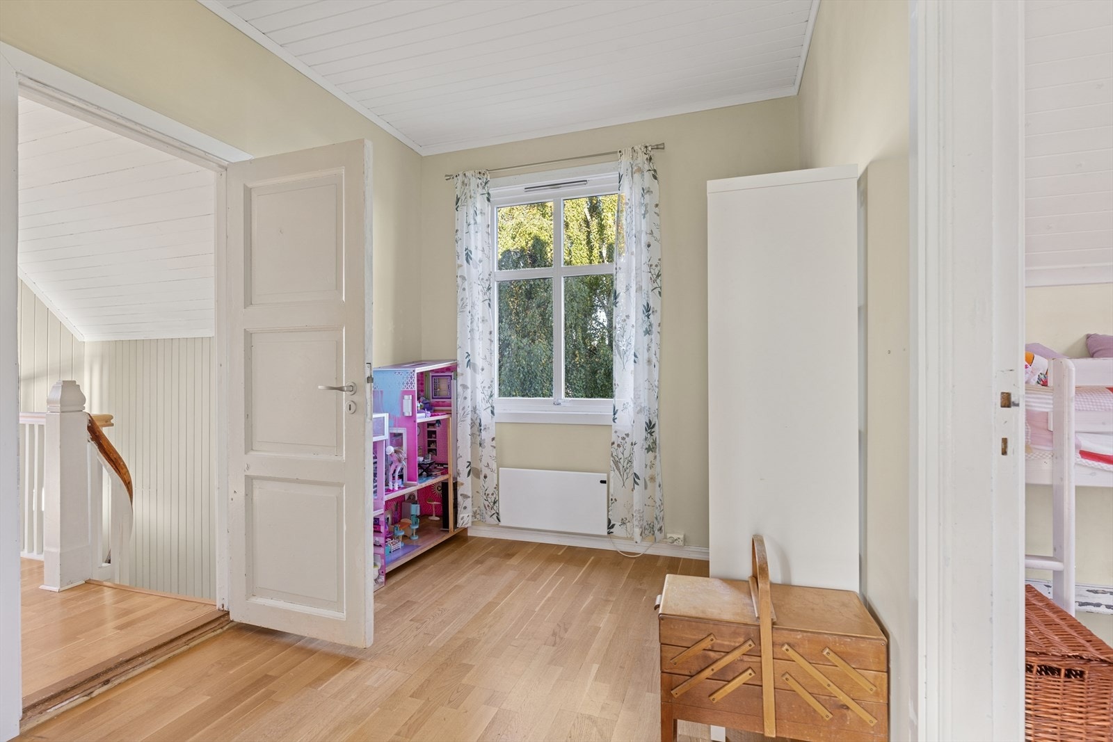 Soverommet har gjennomgang til to andre rom. Galleribilde