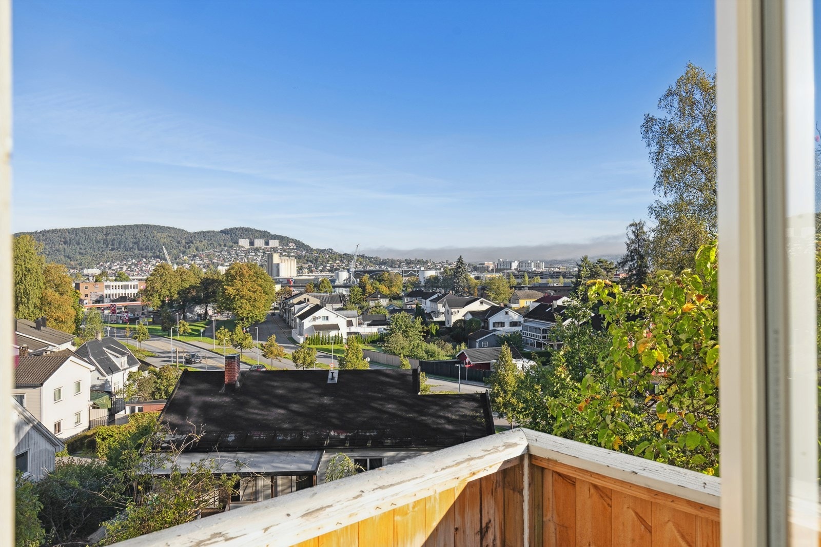 Vakker og åpen utsikt fra altan. Galleribilde