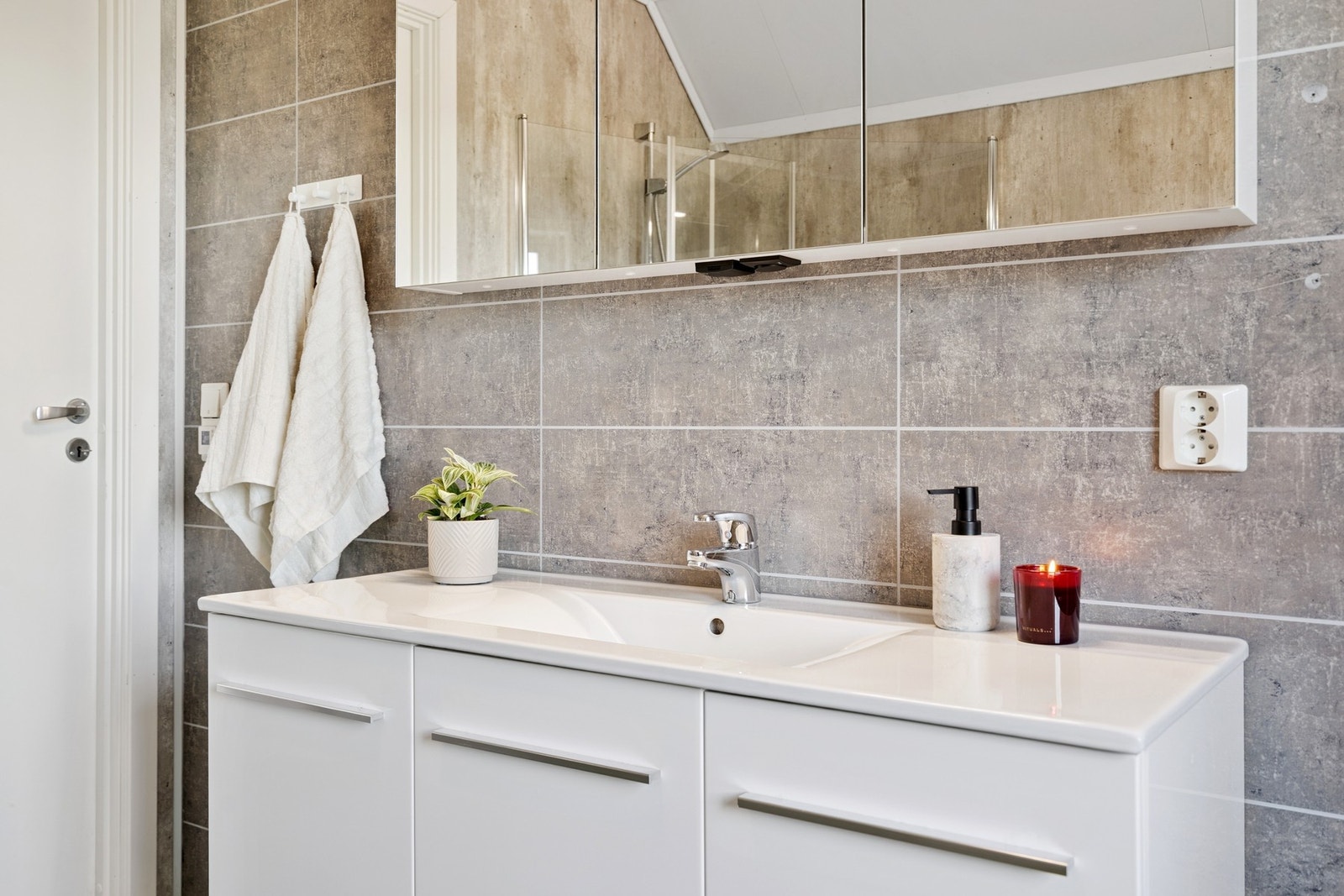 Bad loftetasje Galleribilde