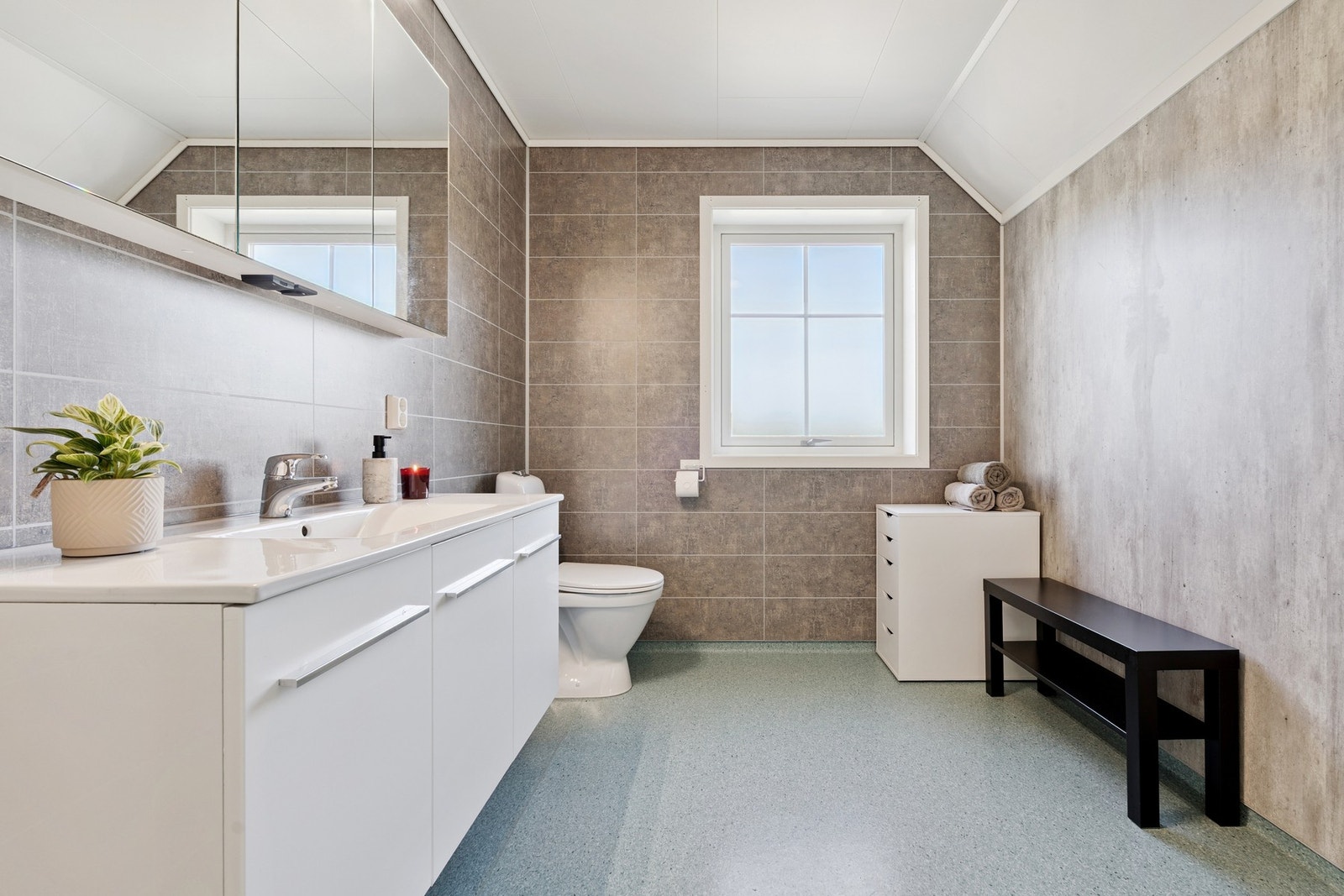 Bad loftetasje Galleribilde