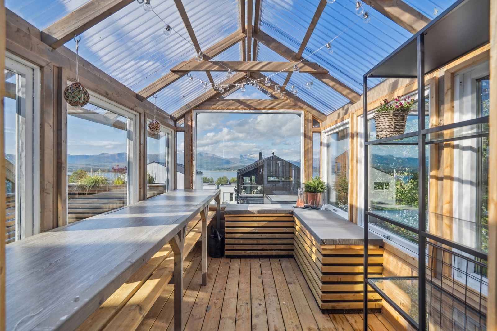 Passer like godt til beplantning som til sosiale sammenkomster! Galleribilde